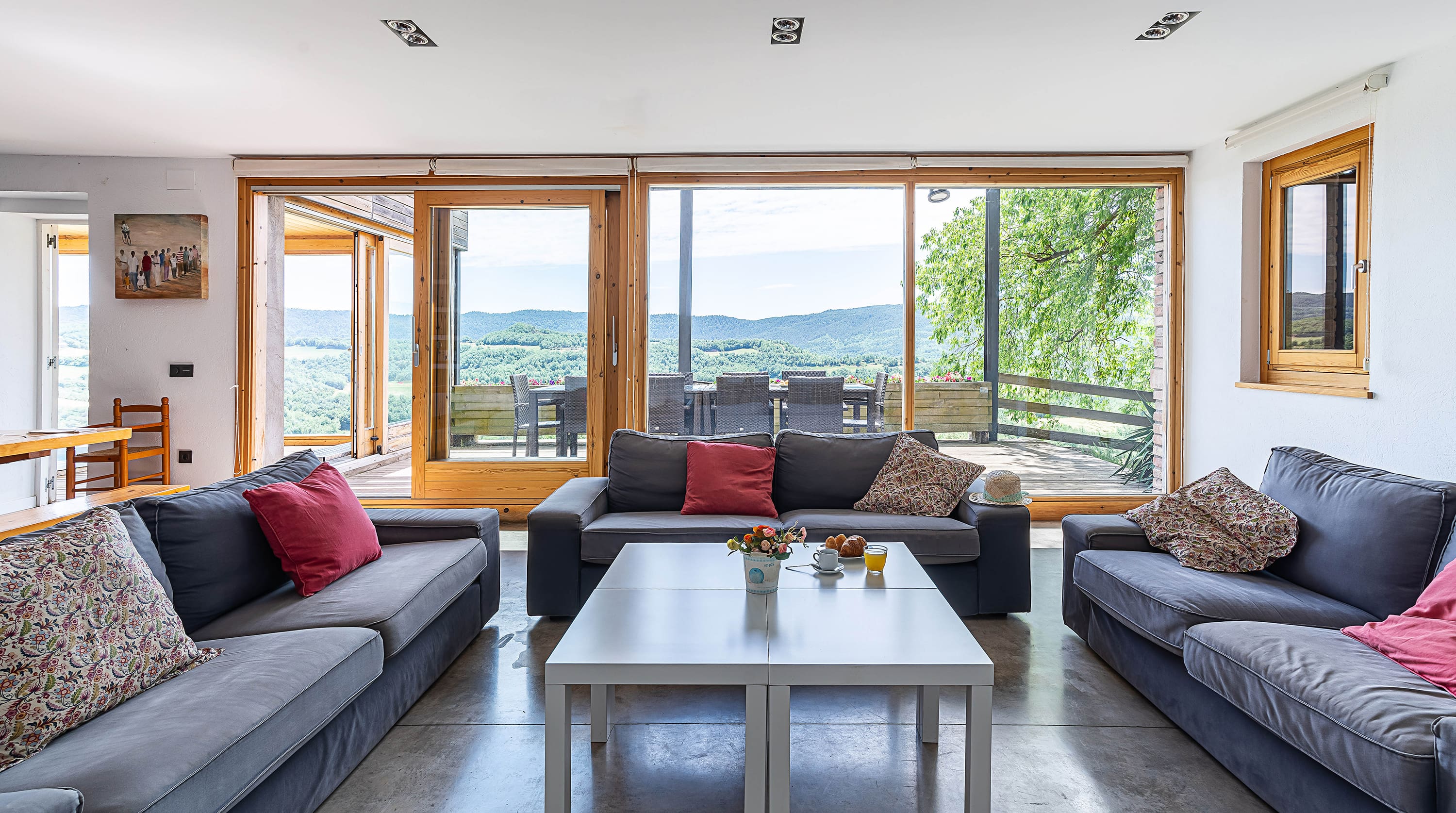 Finca Garriga Barcelona: Luxury 6-Bedroom Villa with Infinity Pool and Hot Tub, Barcelona