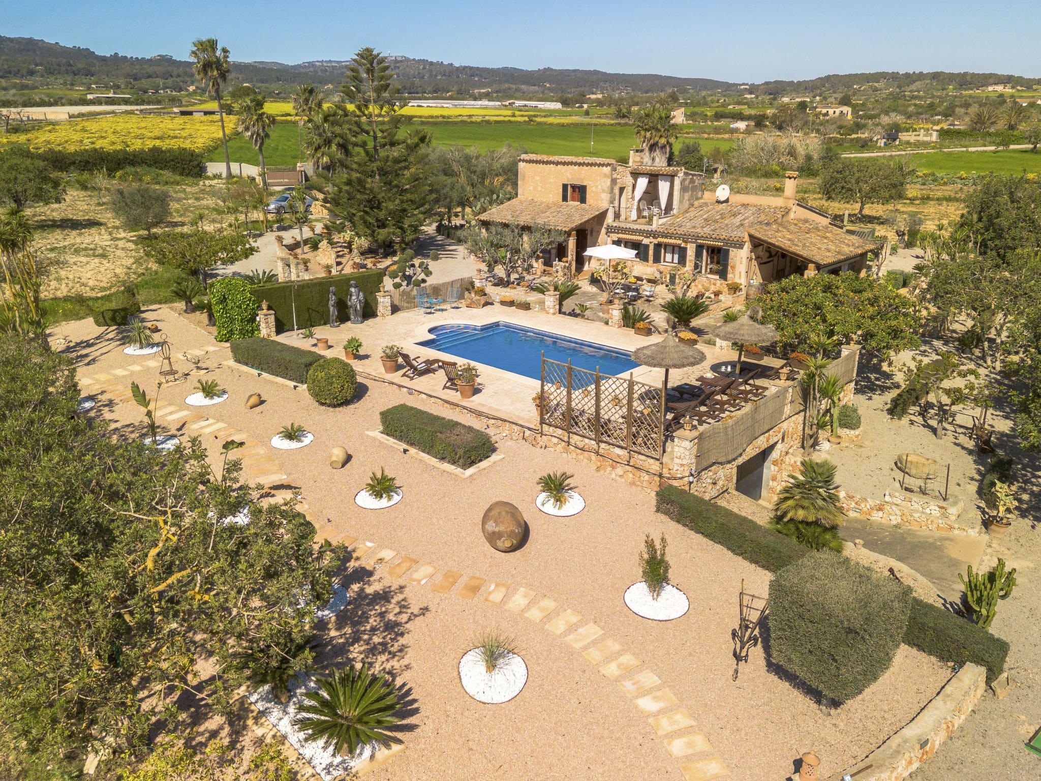 Finca Montision Porreres: Stunning 3-Bedroom Countryside Villa with Private Pool and Mountain Views in Rural Mallorca