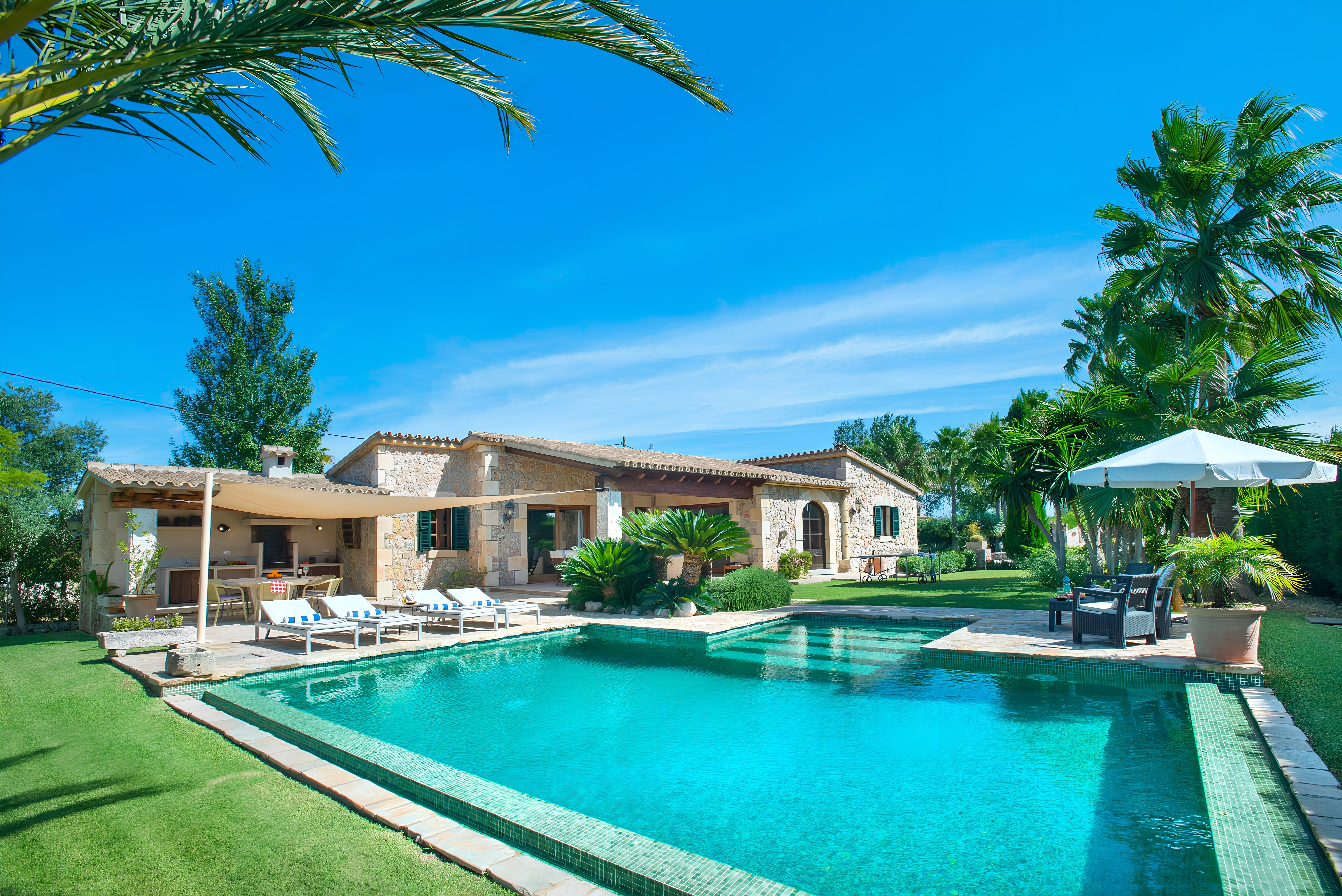 Finca Morro Alcudia: Luxury 2-Bedroom Villa with Private Pool and Sea Views, Alcudia