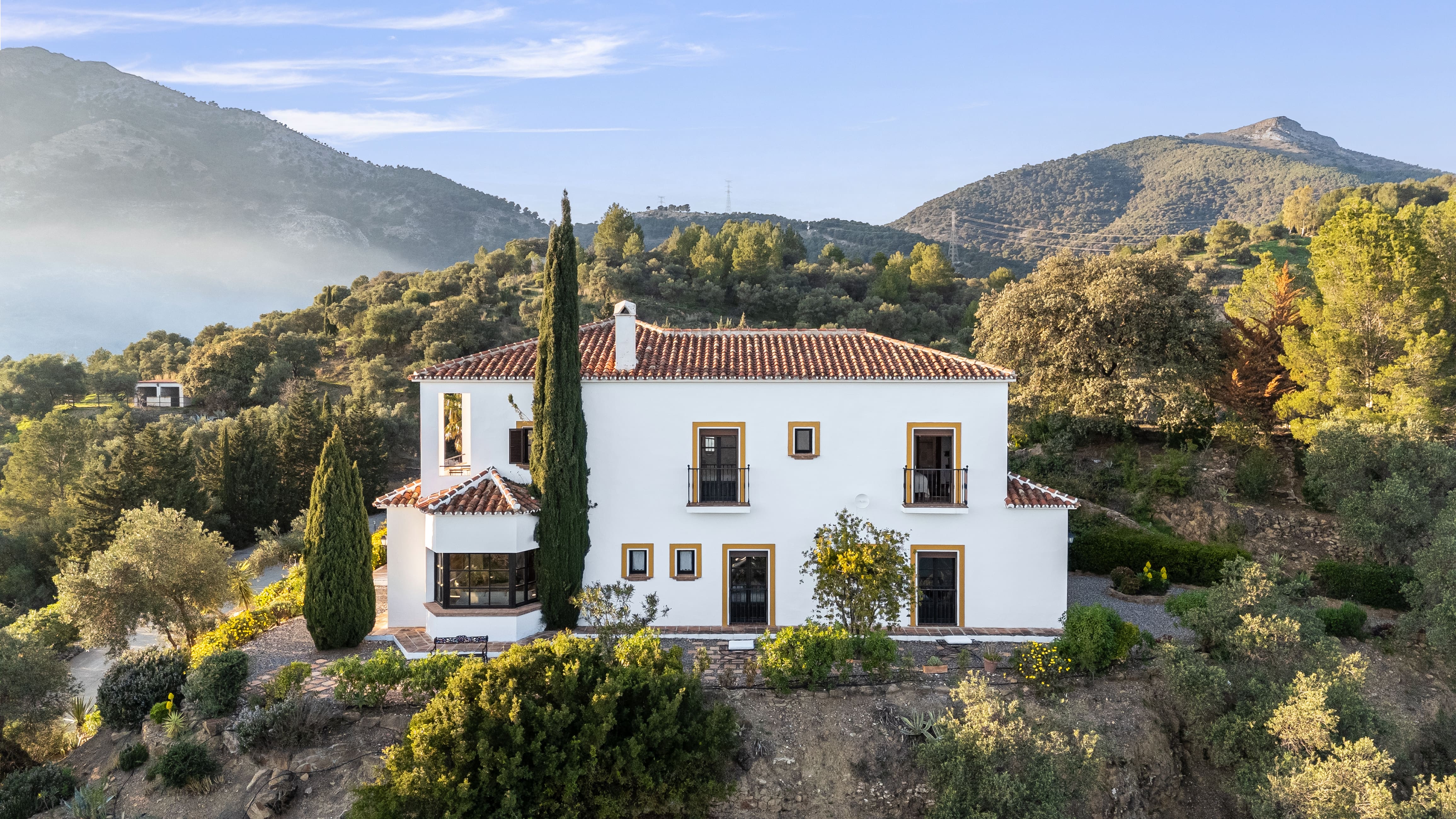 Finca Sierra Malaga: Luxury 9-Bedroom Villa with Swimming Pool, Malaga Region