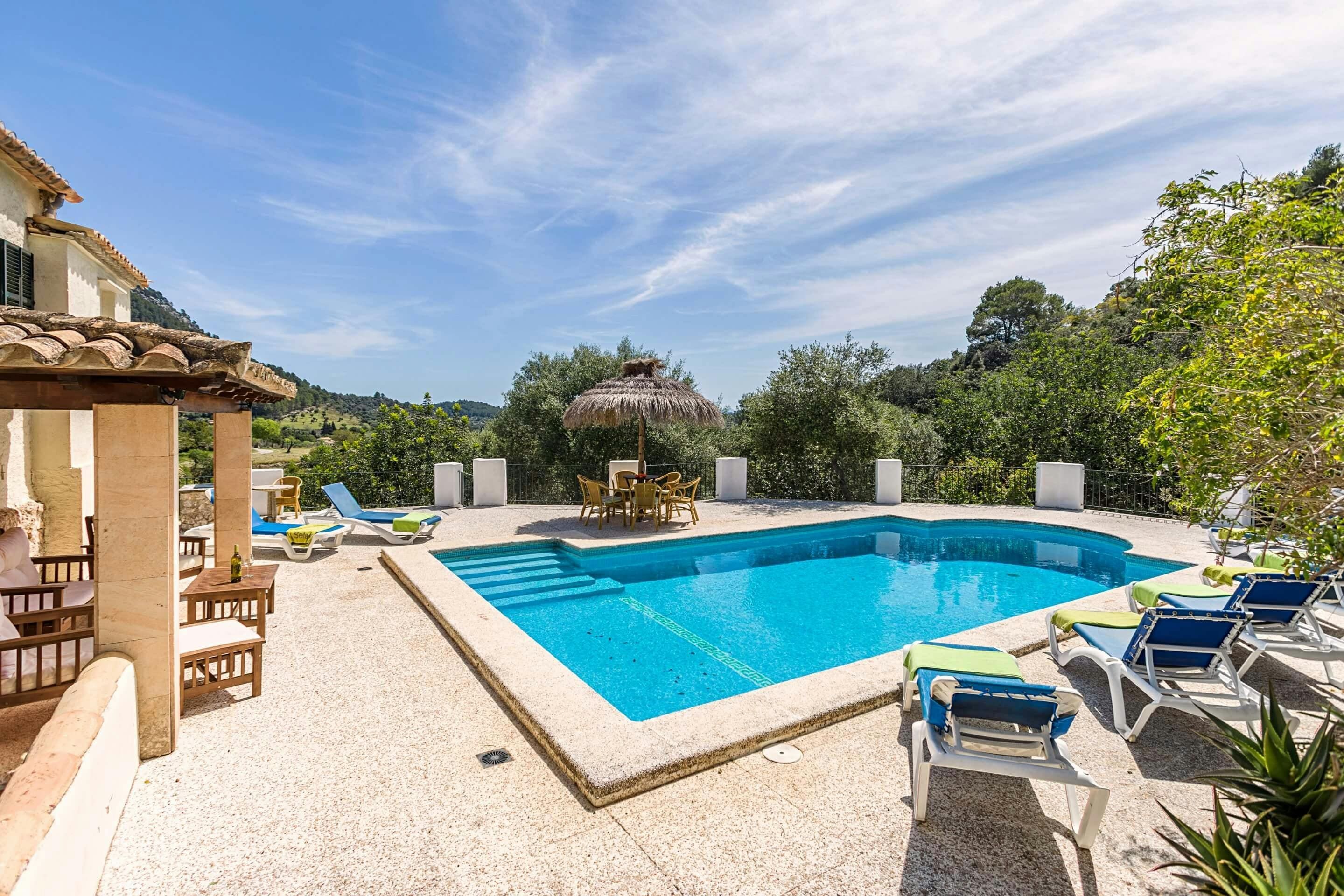 Finca Tramuntana Pollença Pollença 3: Beautiful 4-Bedroom Apartment with Seaview and Pool, Pollença