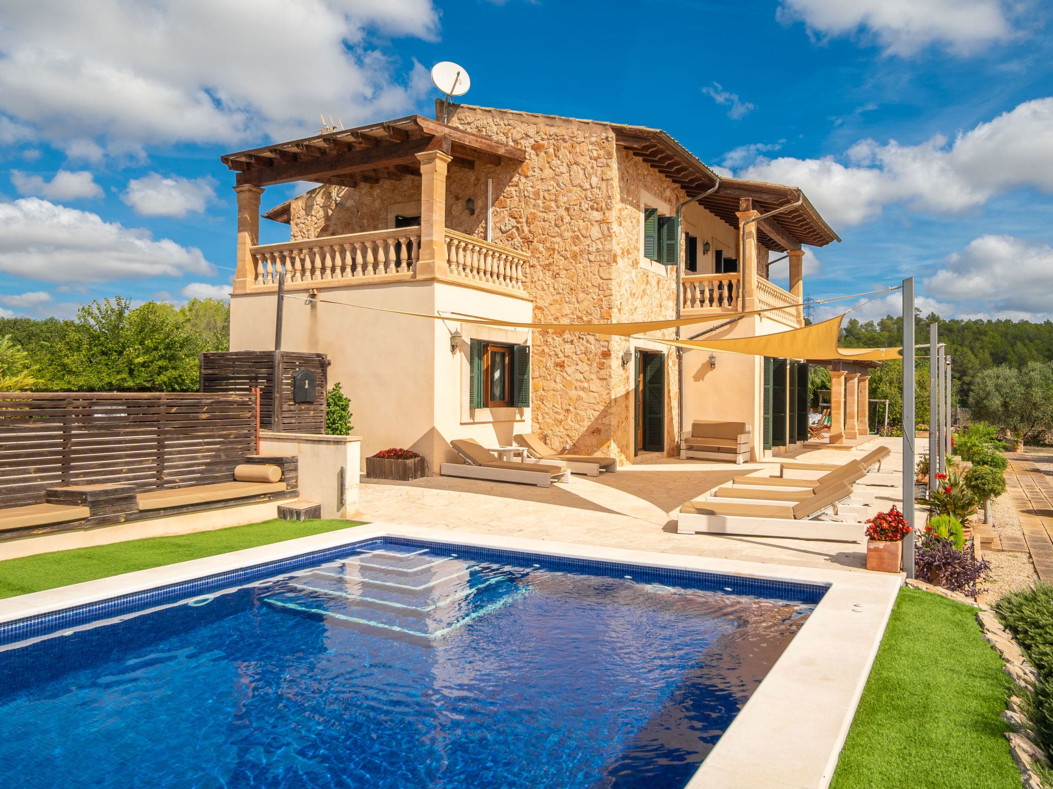 Finca Tramuntana Porreres: Modern 4-Bedroom Family Villa with Private Pool and Gardens in Rural Mallorca
