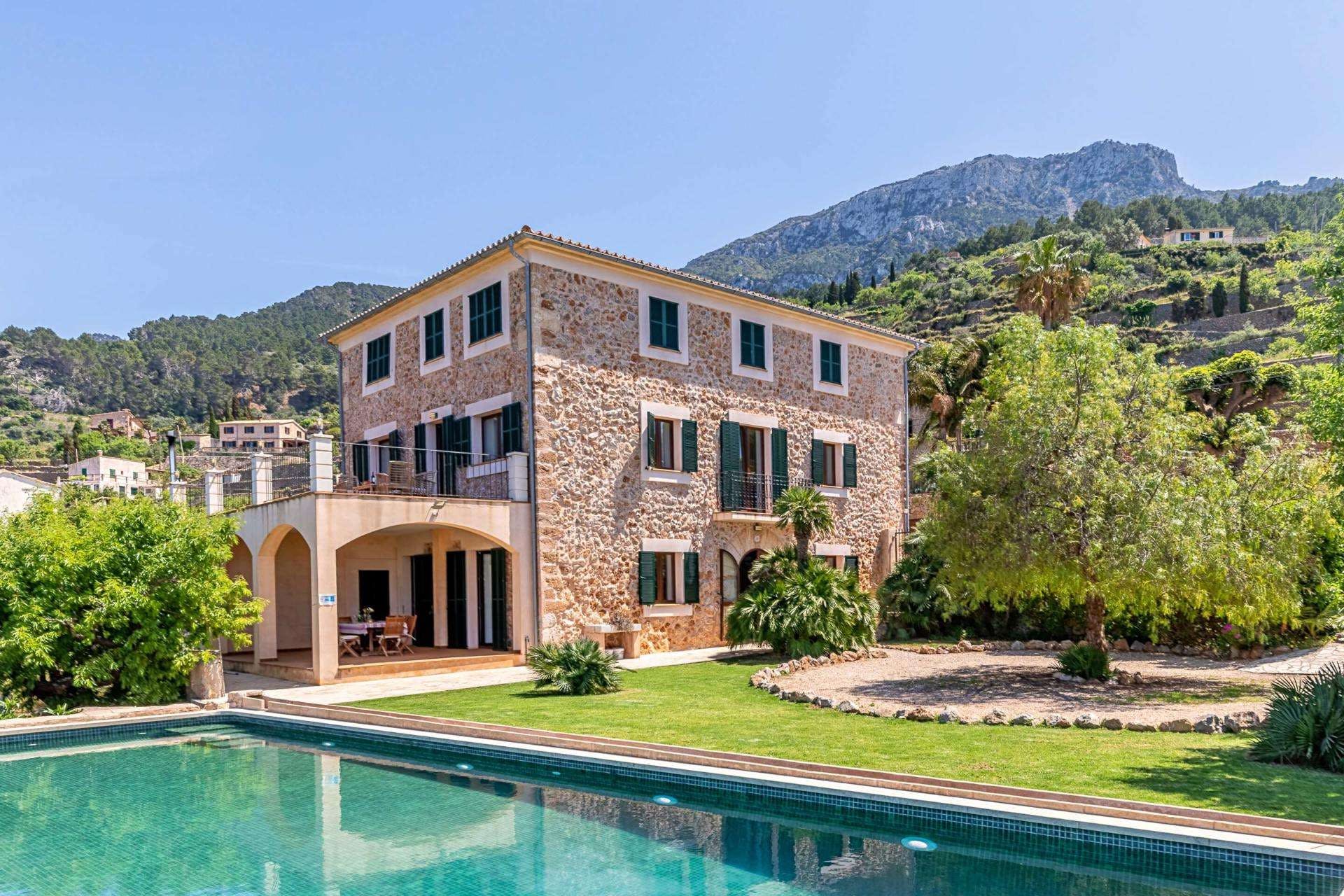 Finca Tramuntana Valldemossa Valldemossa 3: Charming 4-Bedroom Villa with Sea Views and Pool, Valldemossa