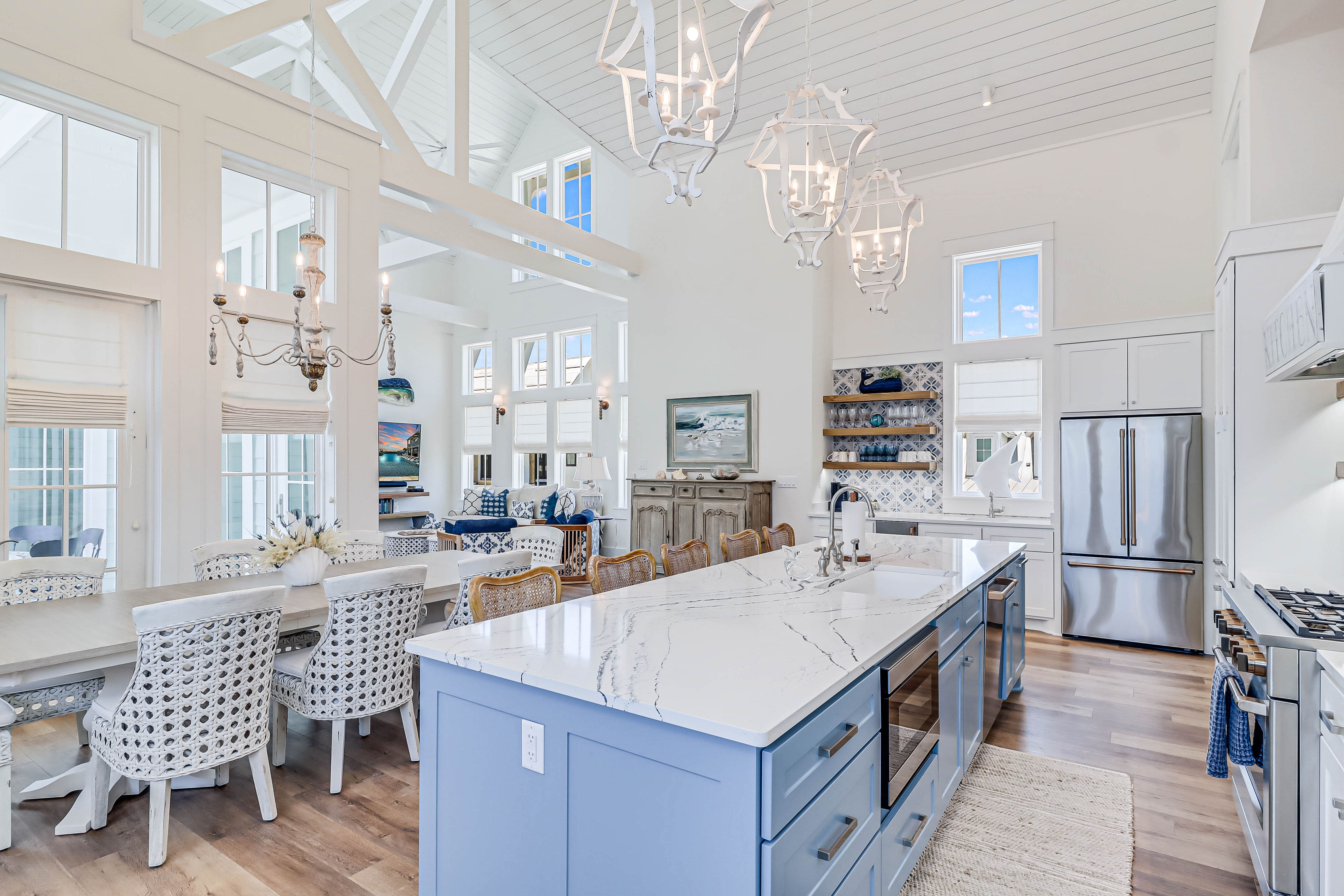 Gulf Breeze Estate Texas: Luxury 5-Bedroom Villa Rental Nueces County with Resort Amenities and Gulf Views