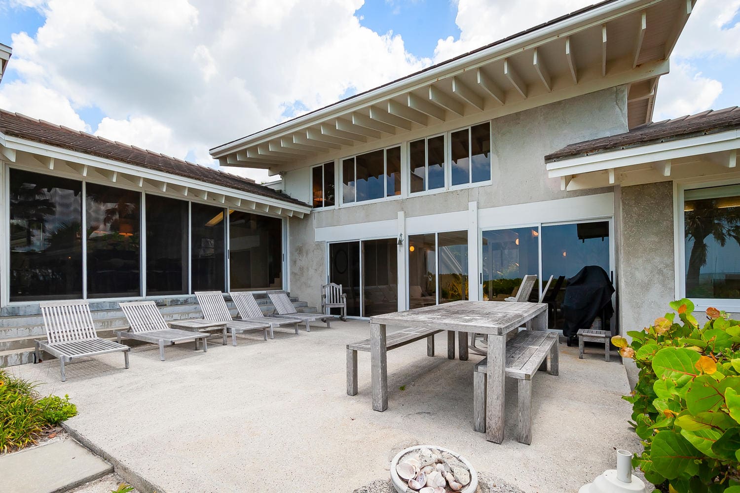 Gulf Horizon Villa: 3-Bedroom Beachfront Luxury Villa Rental Florida Keys with Gulf Views