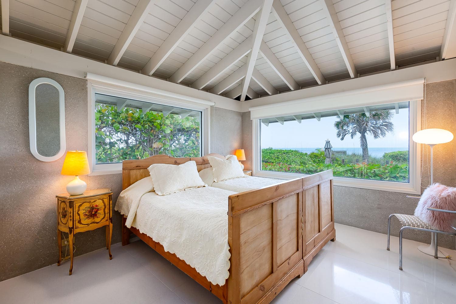 Gulf Horizon Villa: 3-Bedroom Beachfront Luxury Villa Rental Florida Keys with Gulf Views