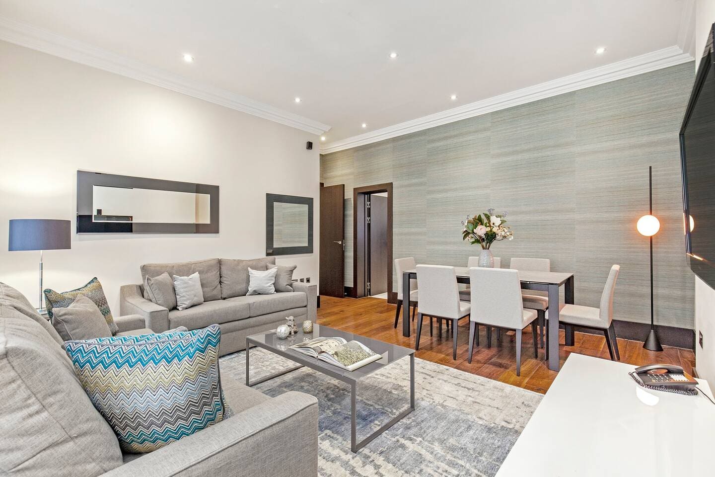 Hall Brompton Kensington: Elegant 3-Bedroom Penthouse with Family-Friendly Features, South Kensington