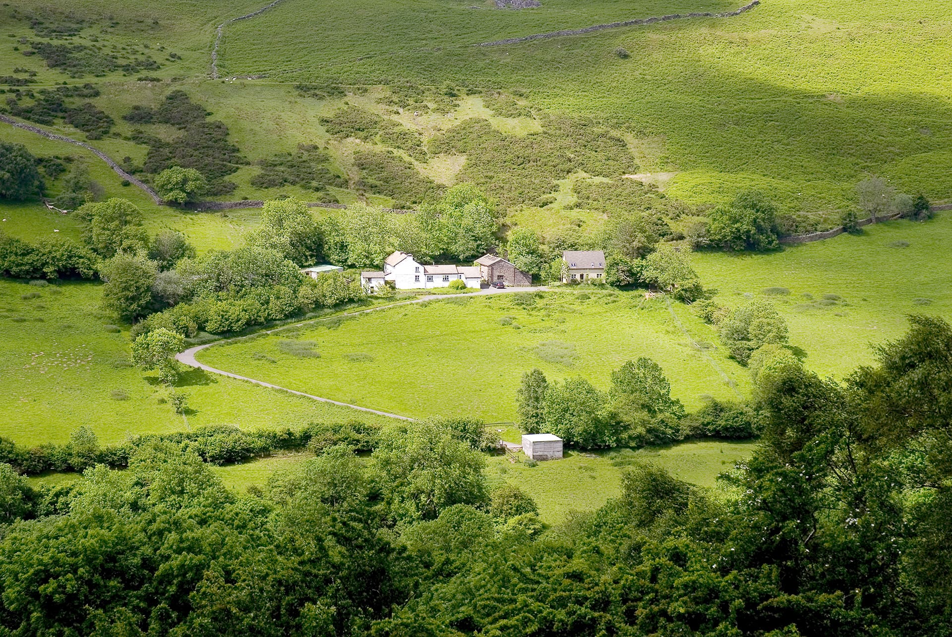 Hall Glaslyn Powys: Spacious 9-Bedroom Apartment with Hot Tub, Powys