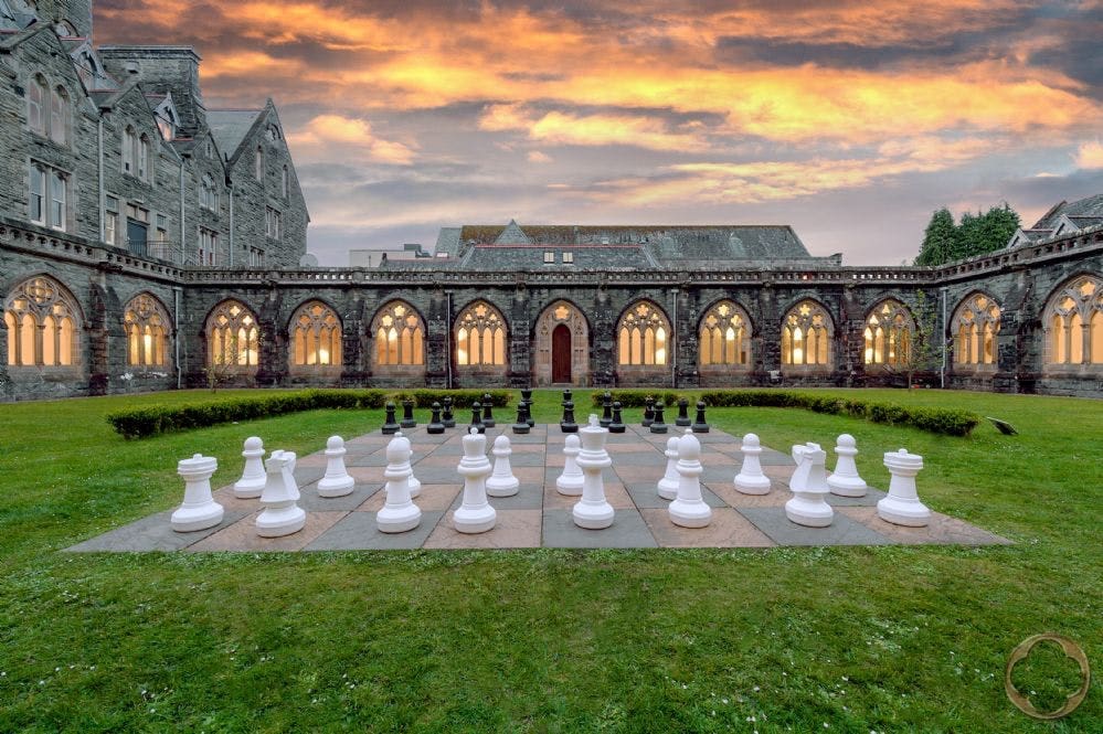 Hall Ness Inverness: Luxury 3-Bedroom Apartment with Pool and Gym, Inverness