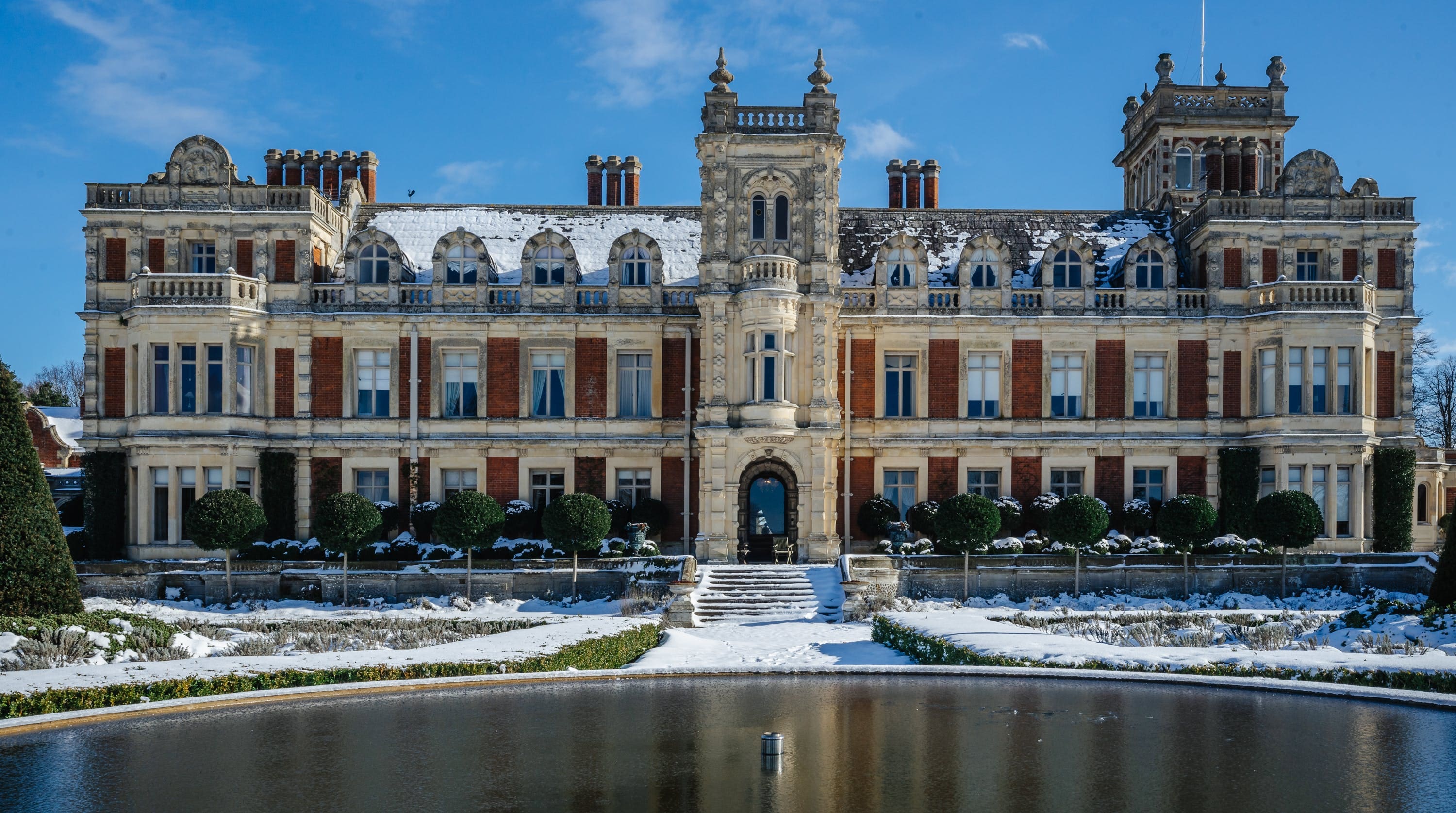 Hall Orfordness Suffolk: Luxury 12-Bedroom House with Swimming Pool, Great Yarmouth