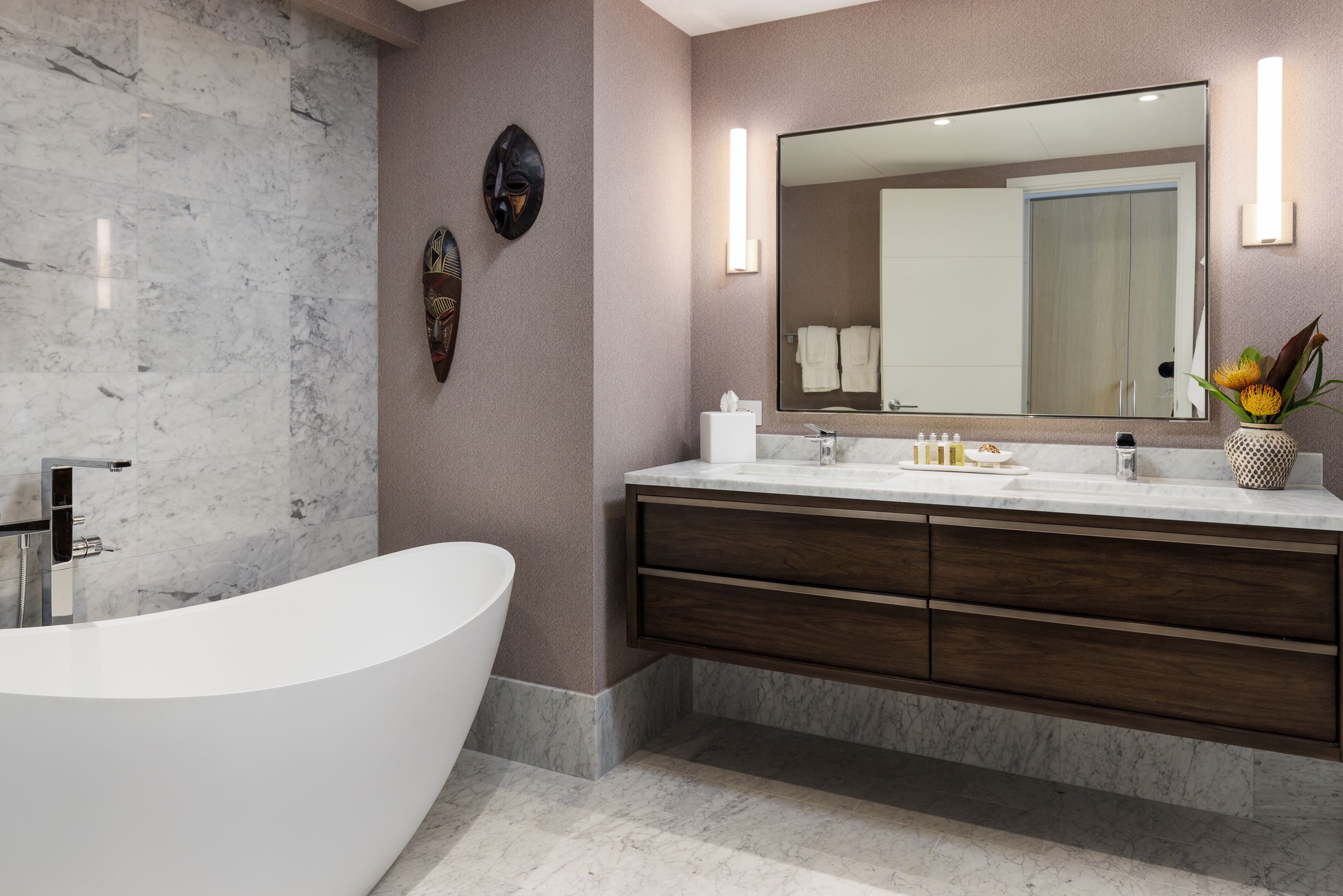 Hapuna Shore Retreat: 2-Bedroom Resort Apartment with Ocean Views and Beach Access, Hawaii