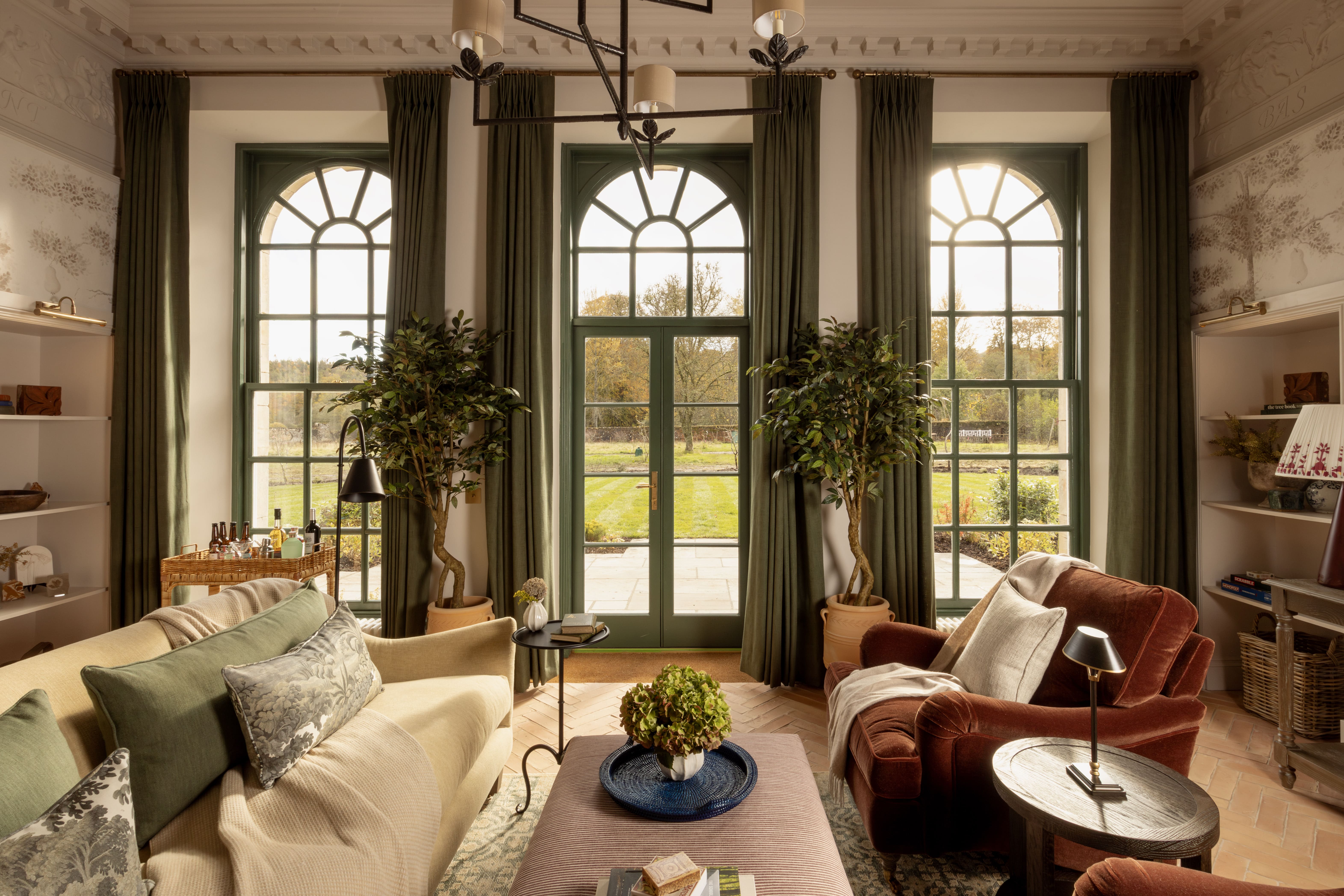 Heather Glen Cottage: Historic 1-Bedroom Luxury Cottage Rental Midlothian with Hot Tub and Sauna