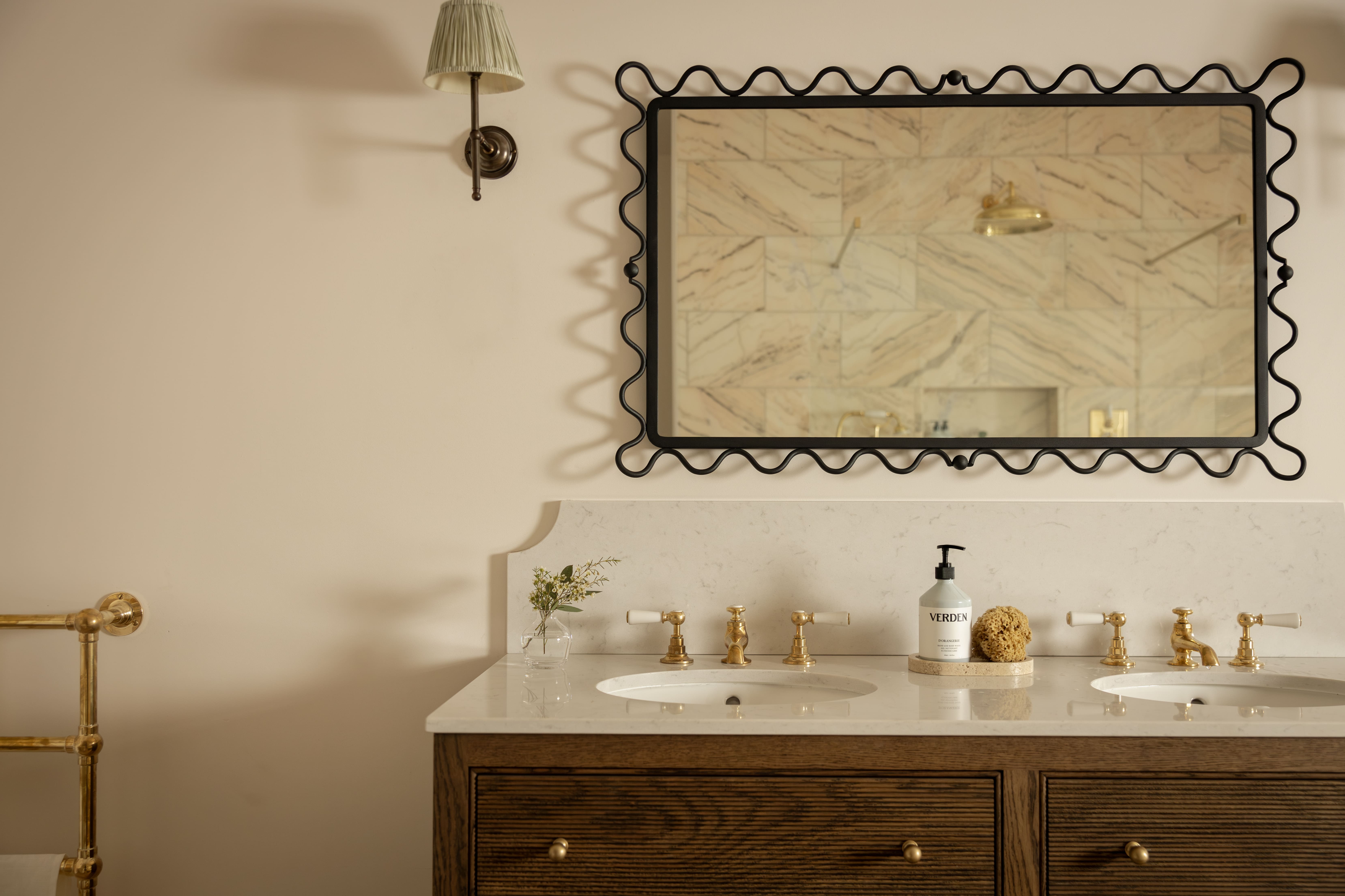 Heather Glen Cottage: Historic 1-Bedroom Luxury Cottage Rental Midlothian with Hot Tub and Sauna