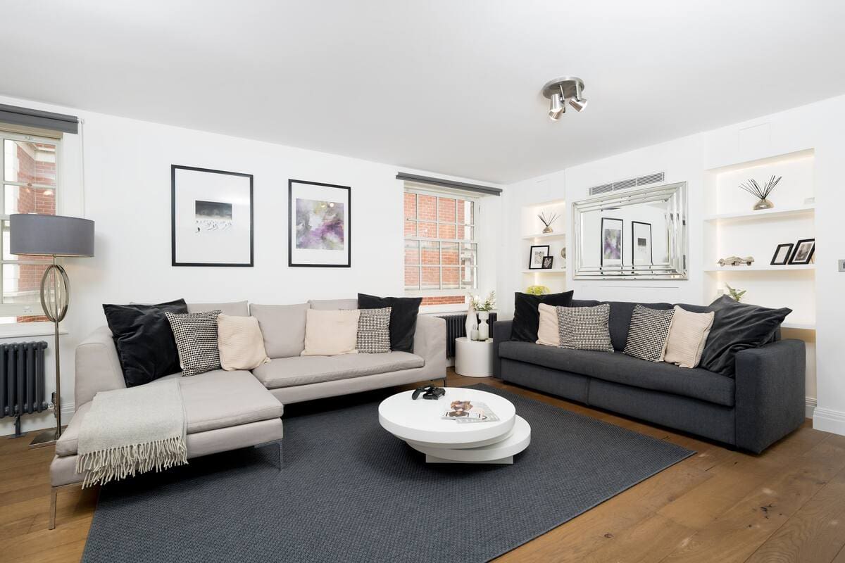 House Adelphi CoventGarden: Luxury 2-Bedroom Apartment with Vibrant Setting, Covent Garden