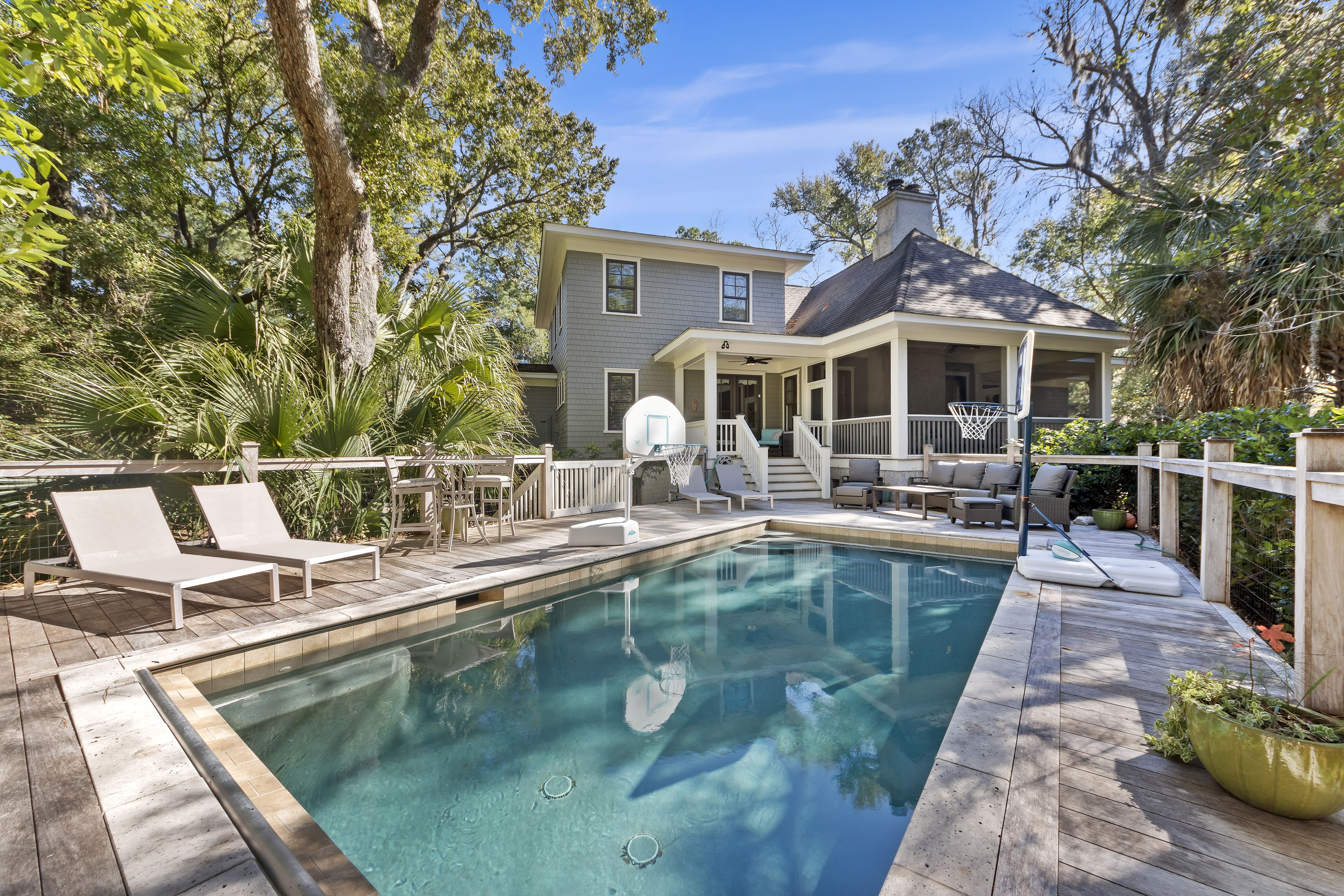 House Angel Oak Johns Island 2: Luxury 4-Bedroom Villa with Private Pool, Johns Island