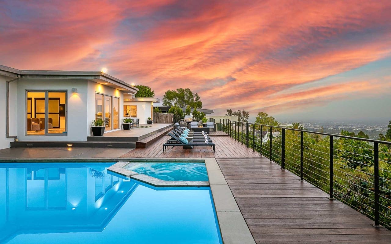 House Angeles Bel-Air: Luxury 4-Bedroom Villa with Pool and Hot Tub, Bel Air