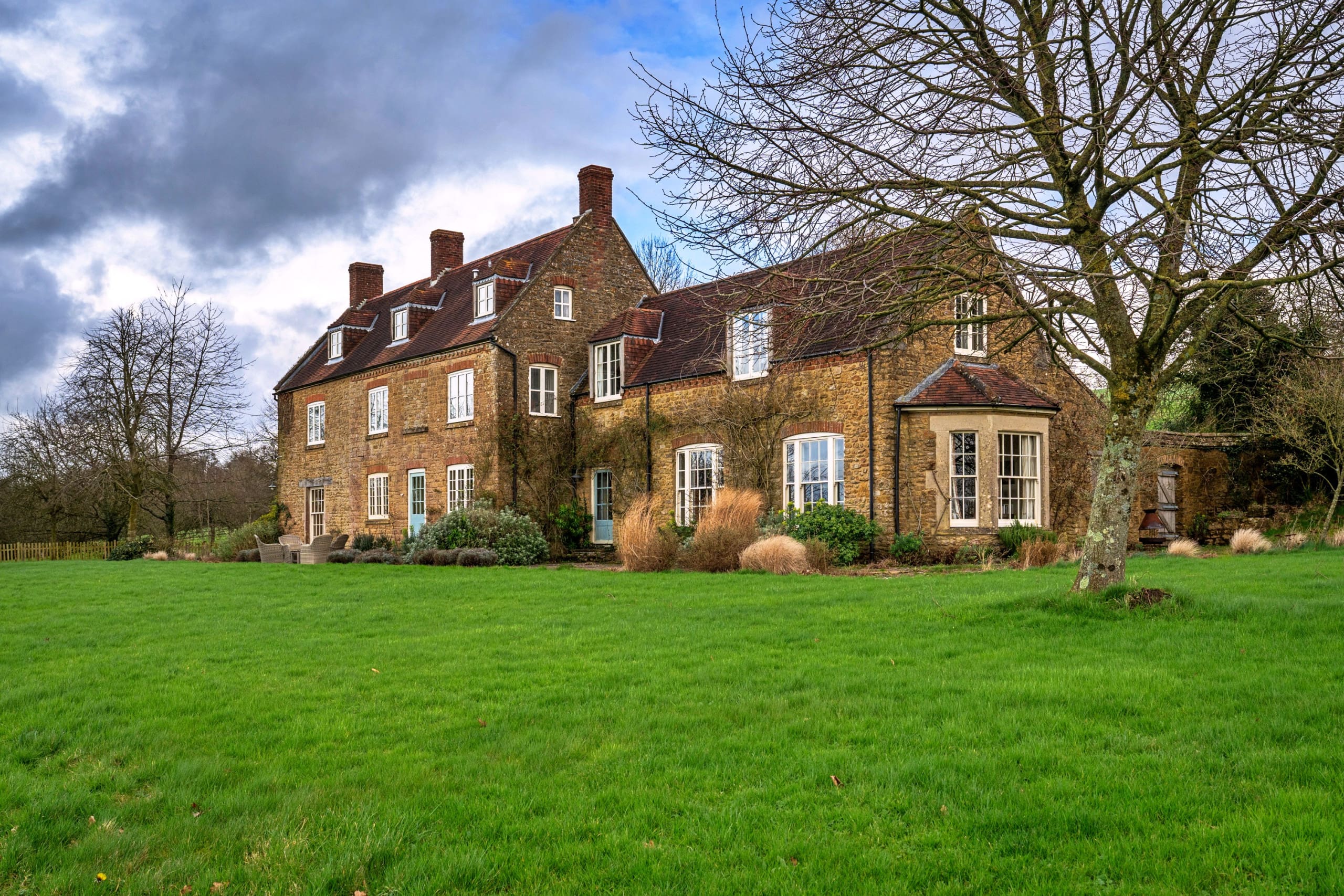 House Avalon Somerset: Luxury 8-Bedroom House with Sauna and Countryside Views, Somerset
