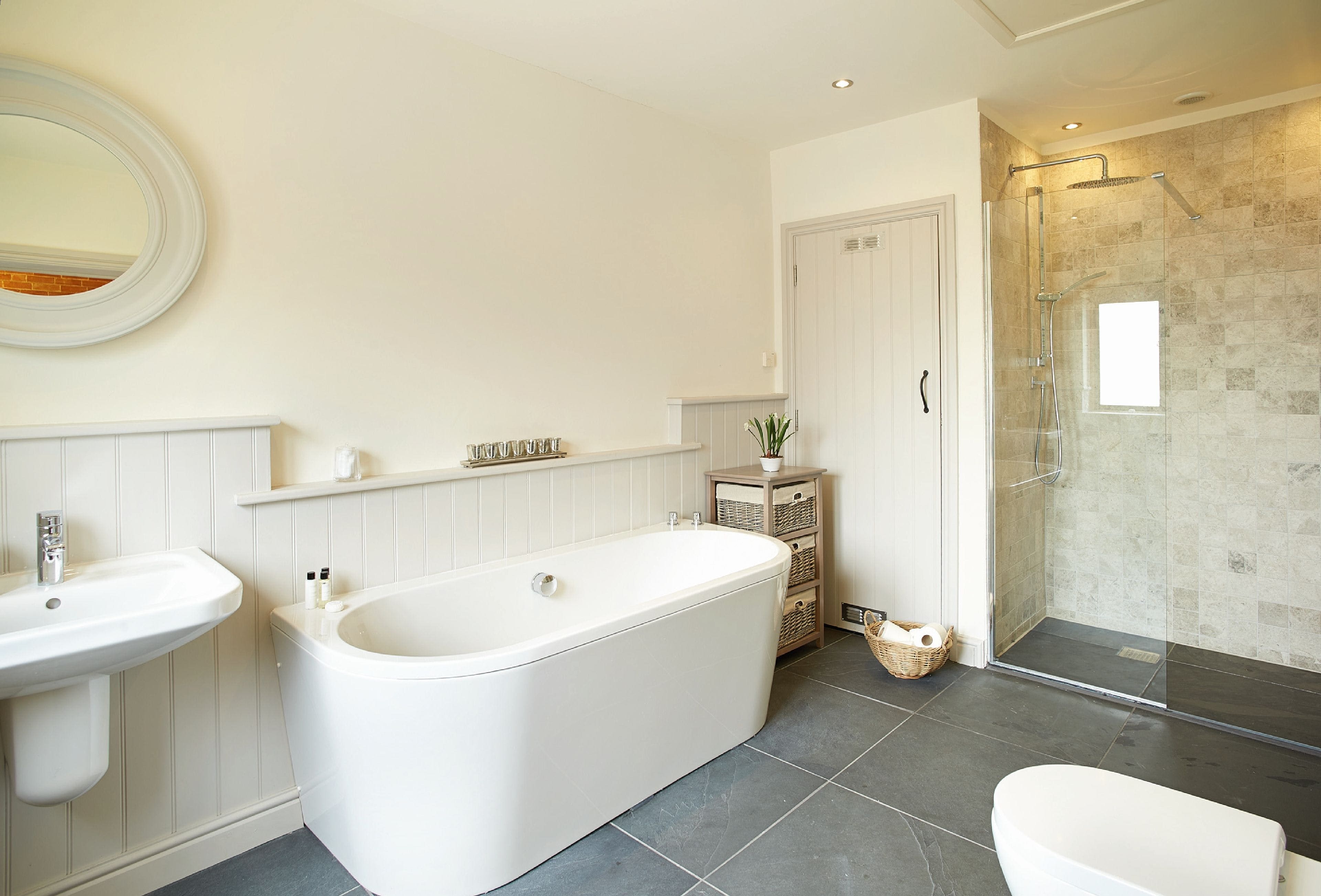 House Avon Warwick: Charming 4-Bedroom Cottage with Countryside Views, Warwickshire