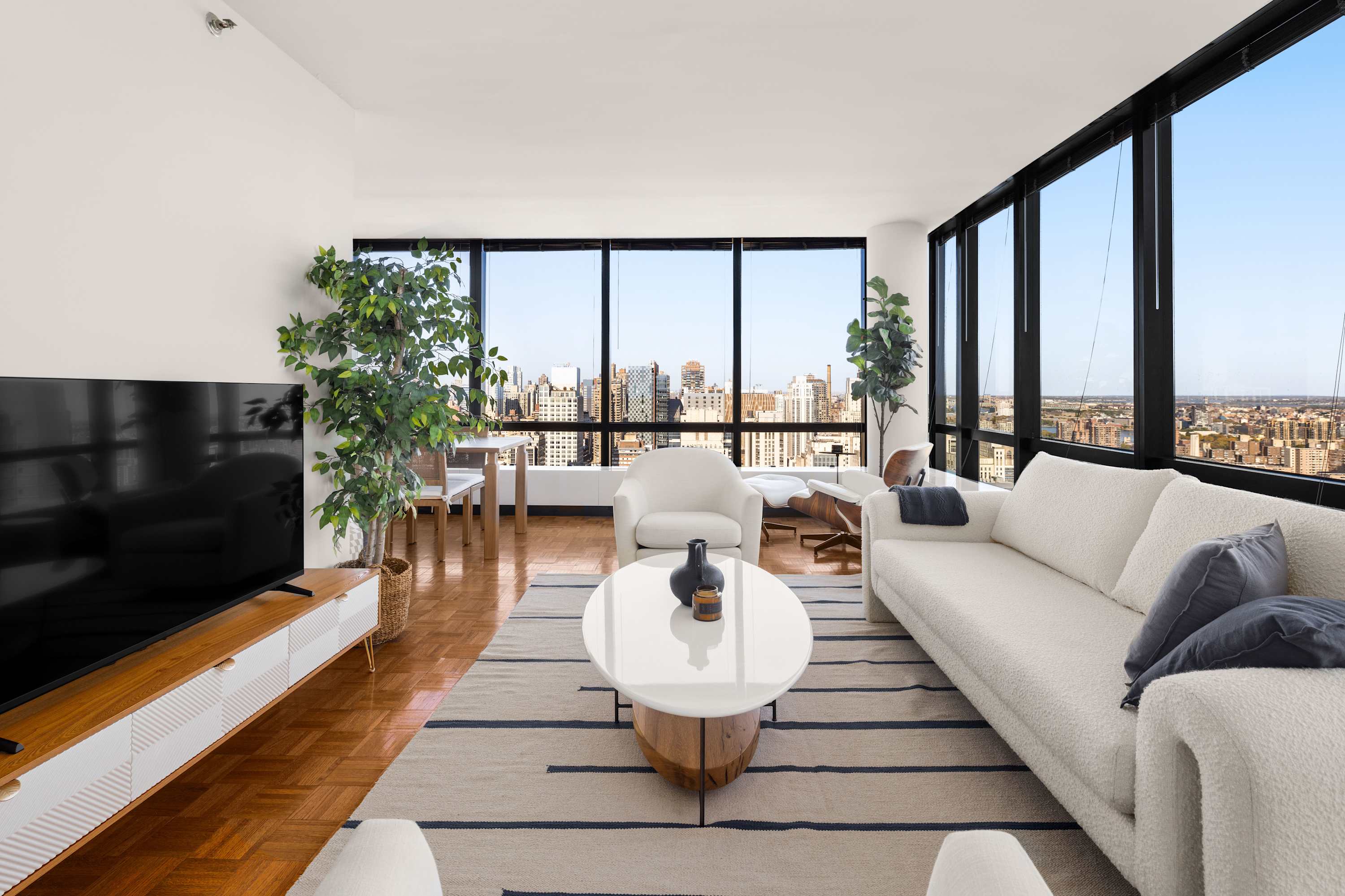 House Beekman Sutton: Elegant 3-Bedroom Apartment with Pool and Gym, Sutton Place