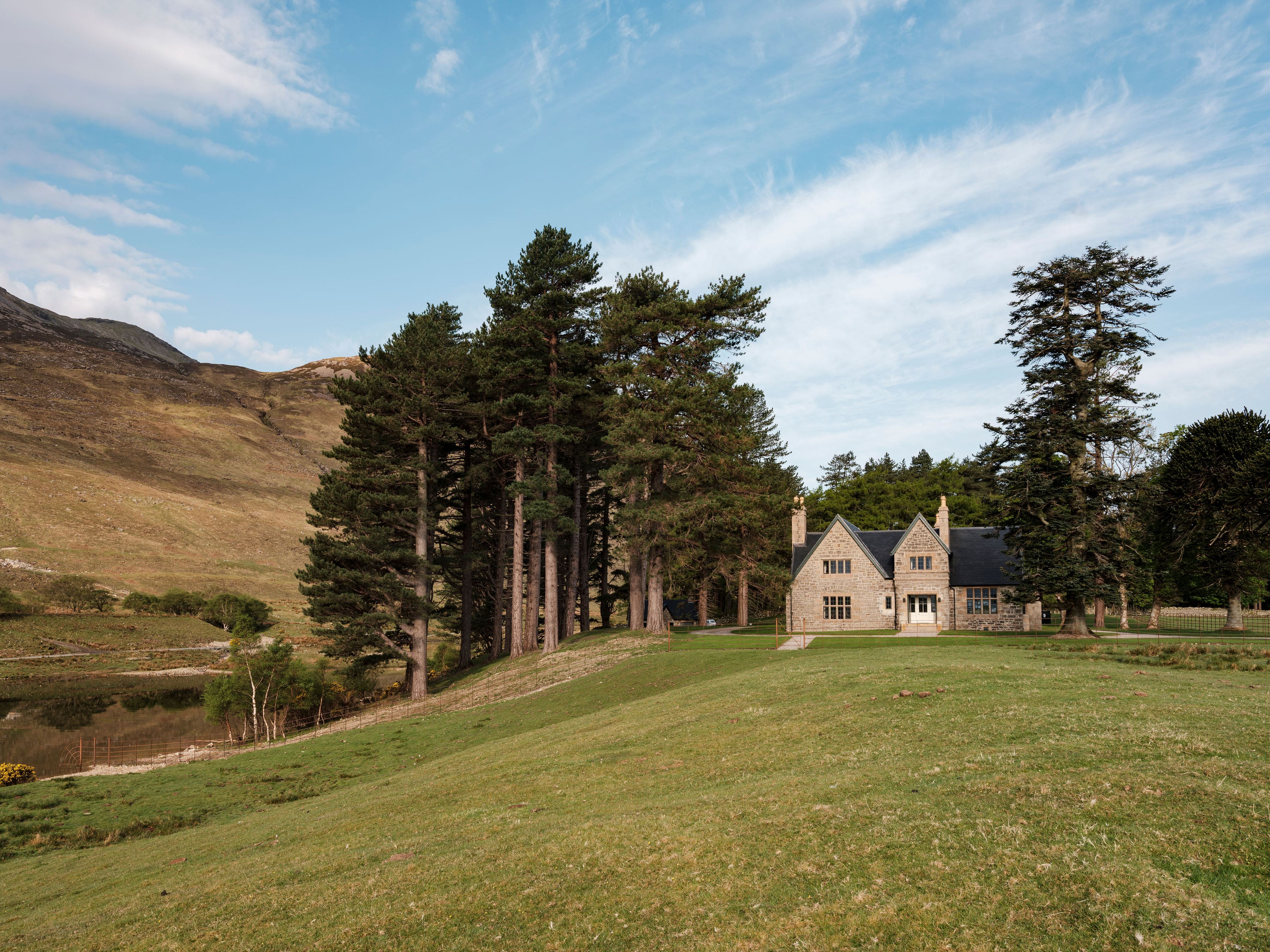 House Benmore Argyll: Luxury 5-Bedroom House with Lake Views, Argyll and Bute