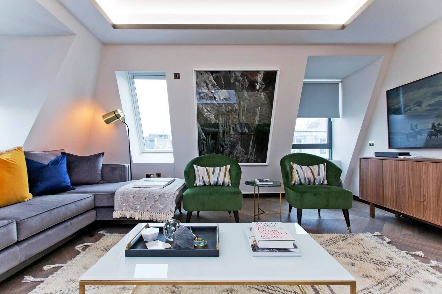 House Berwick Soho Soho 14: Luxury 2-Bedroom Apartment with Art Deco Interiors, Soho