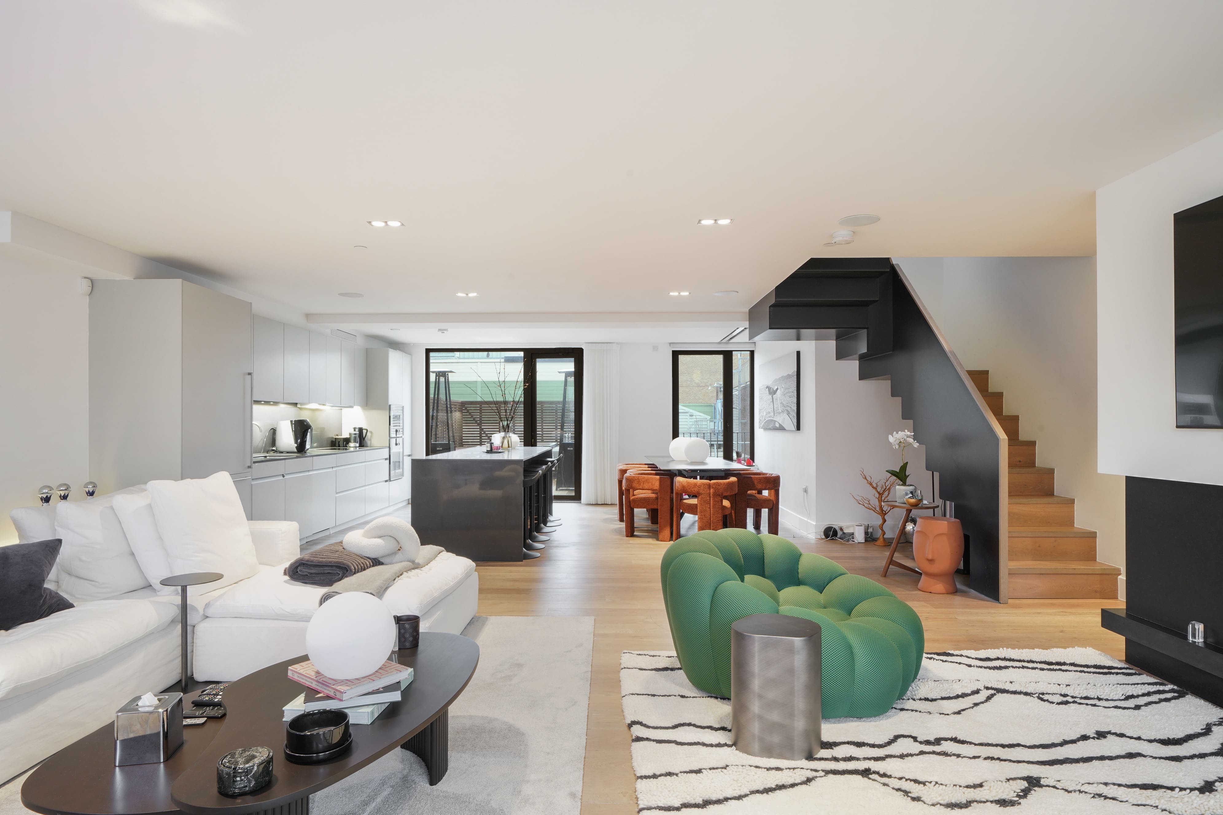 House Berwick Soho Soho 18: Spacious 5-Bedroom Apartment with Roof Terrace, Soho