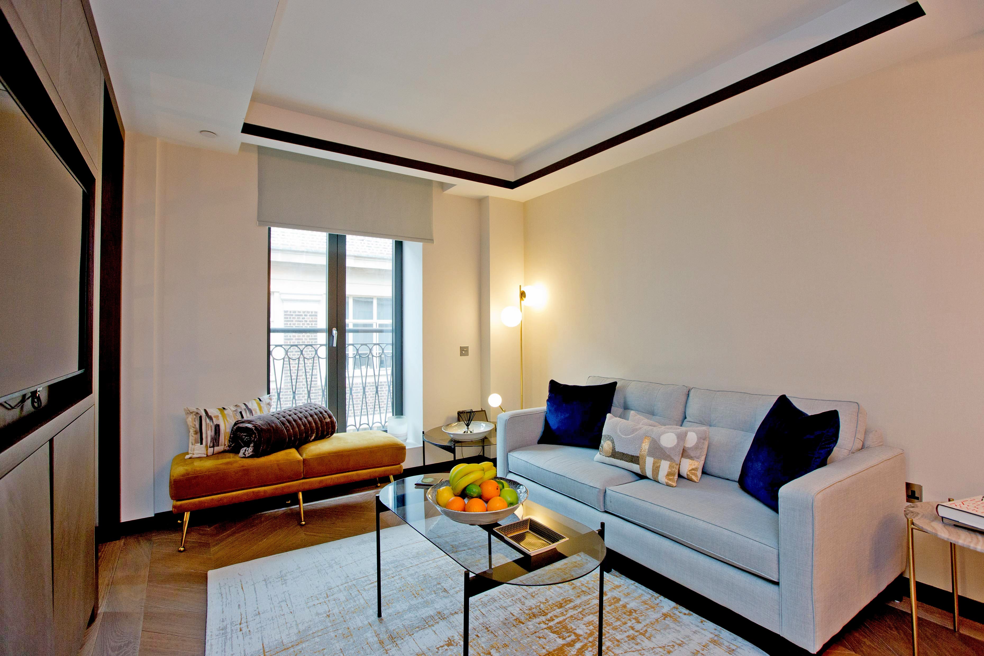 House Berwick Soho Soho 9: Luxury 1-Bedroom Apartment with Juliet Balcony in Soho