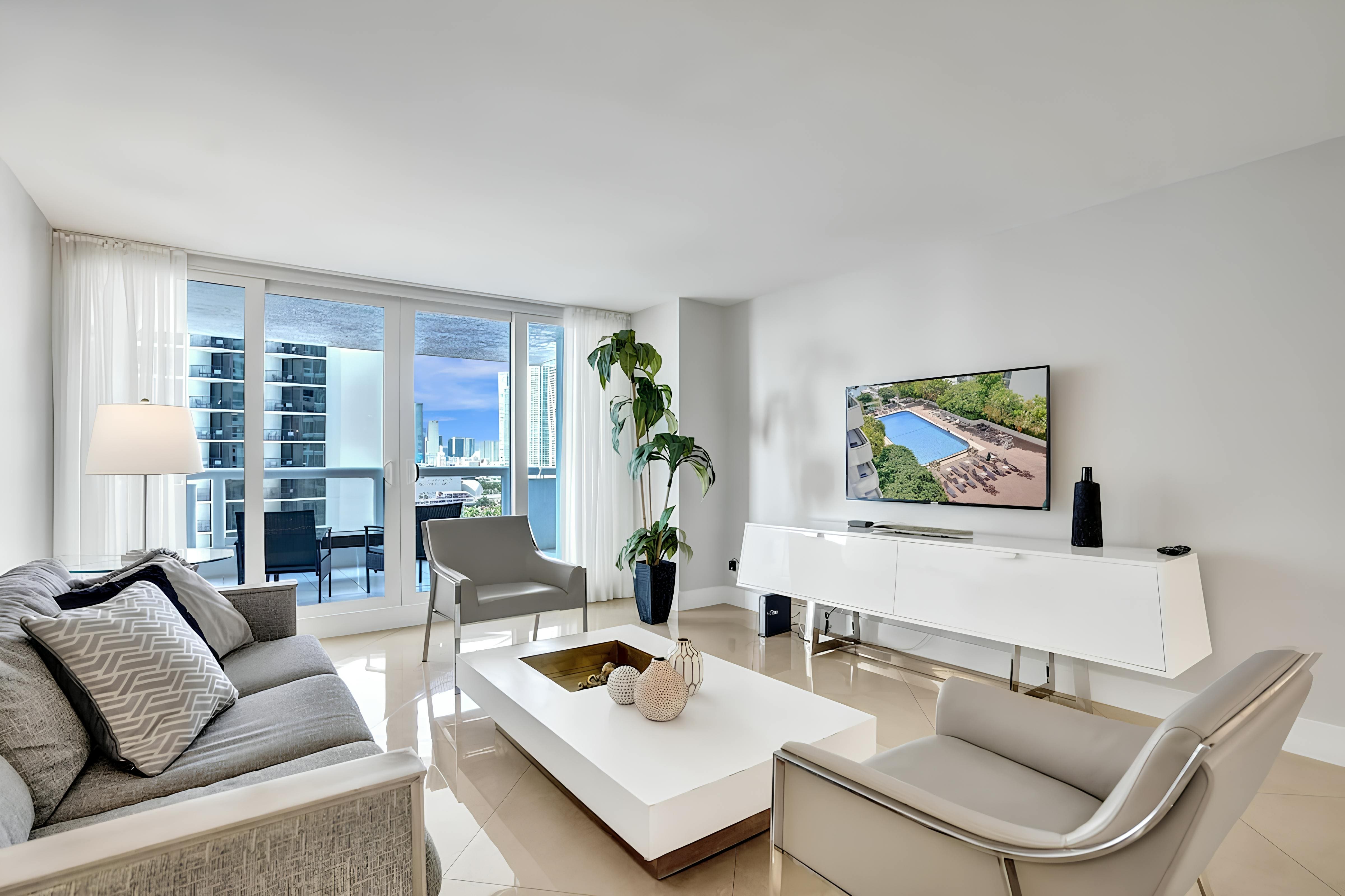 House Biscayne Miami Downtown Miami 2: Luxury 3-Bedroom Apartment with Seaview and Pool, Downtown Miami