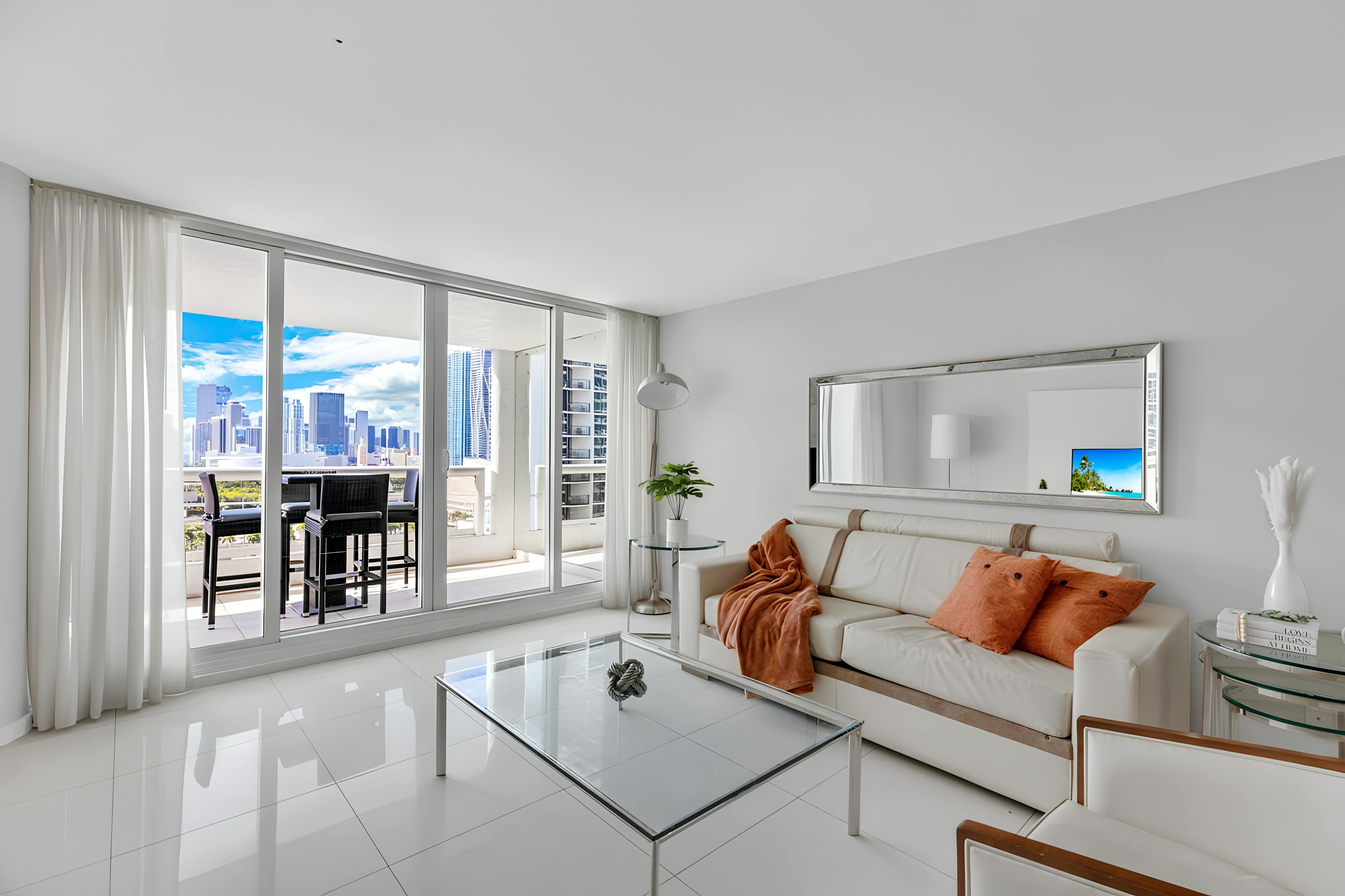 House Biscayne Miami Downtown Miami 4: Spacious 3-Bedroom Luxury House with Pool, Downtown Miami