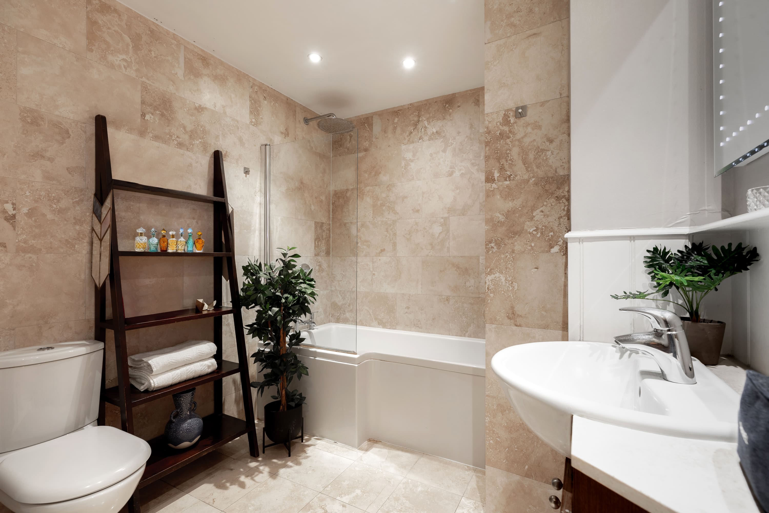 House Bloomsbury Holborn Holborn 3: Stylish 3-Bedroom Apartment with City Views, Holborn