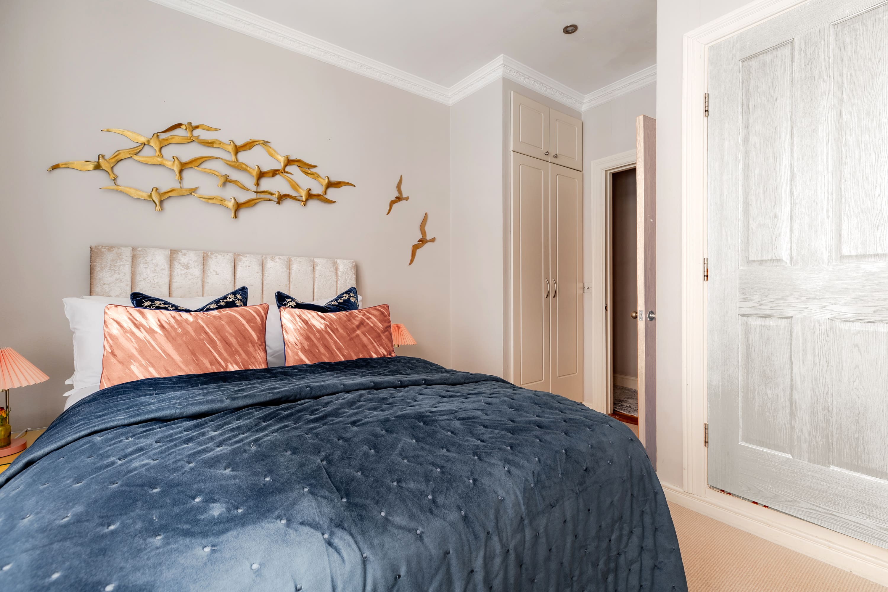 House Bloomsbury Holborn Holborn 3: Stylish 3-Bedroom Apartment with City Views, Holborn