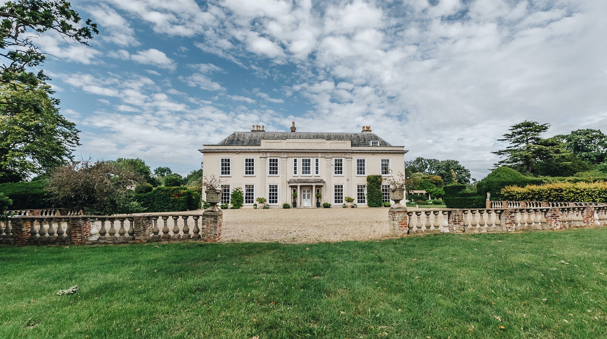 House Blyth Halesworth: Grand 16-Bedroom House with Swimming Pool, Suffolk Countryside