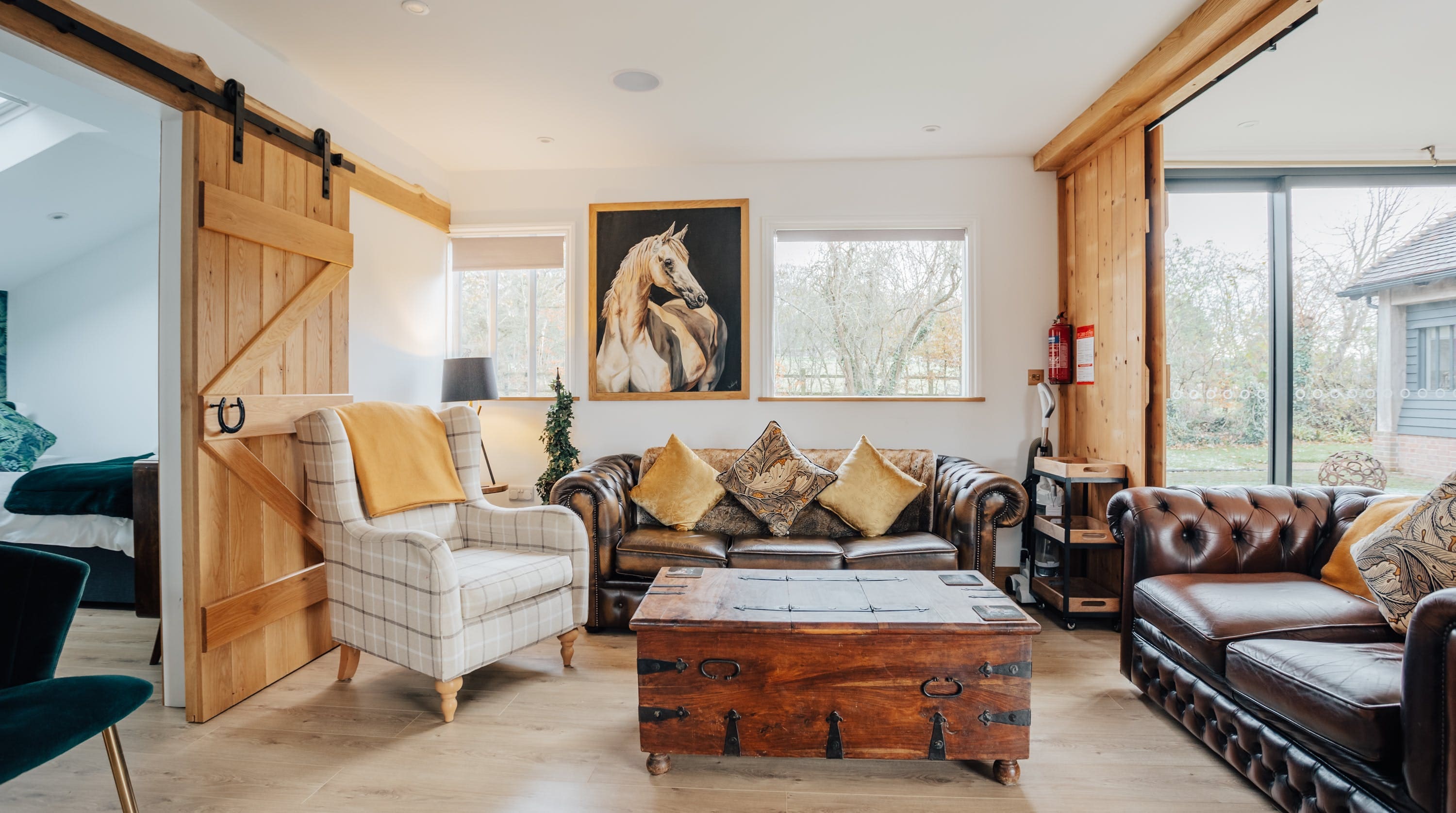 House Bosham Chichester Chichester 3: Spacious 5-Bedroom Apartment with Hot Tub, Chichester