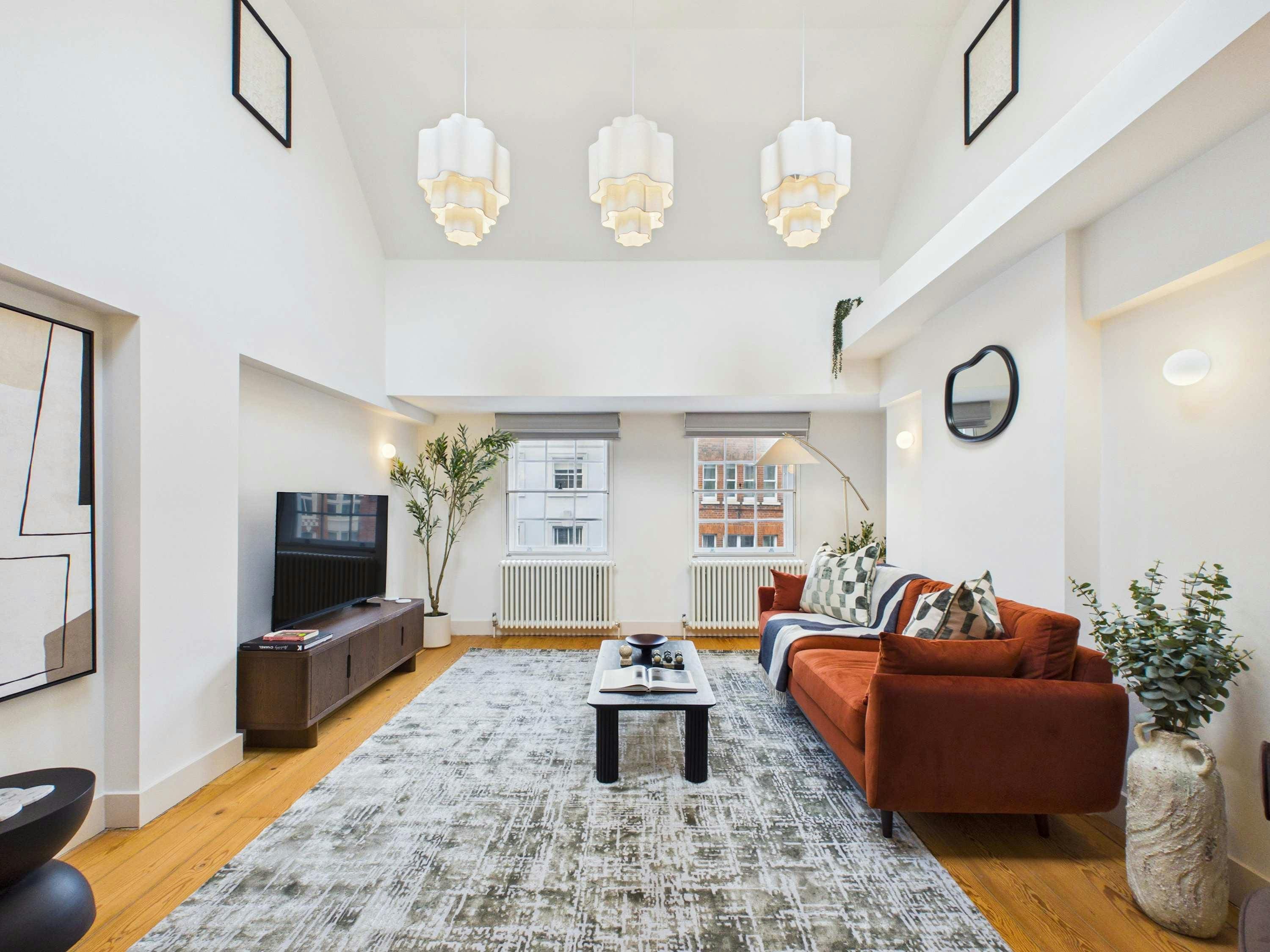 House Bow Street Covent: Elegant 3-Bedroom Apartment for Families, Covent Garden