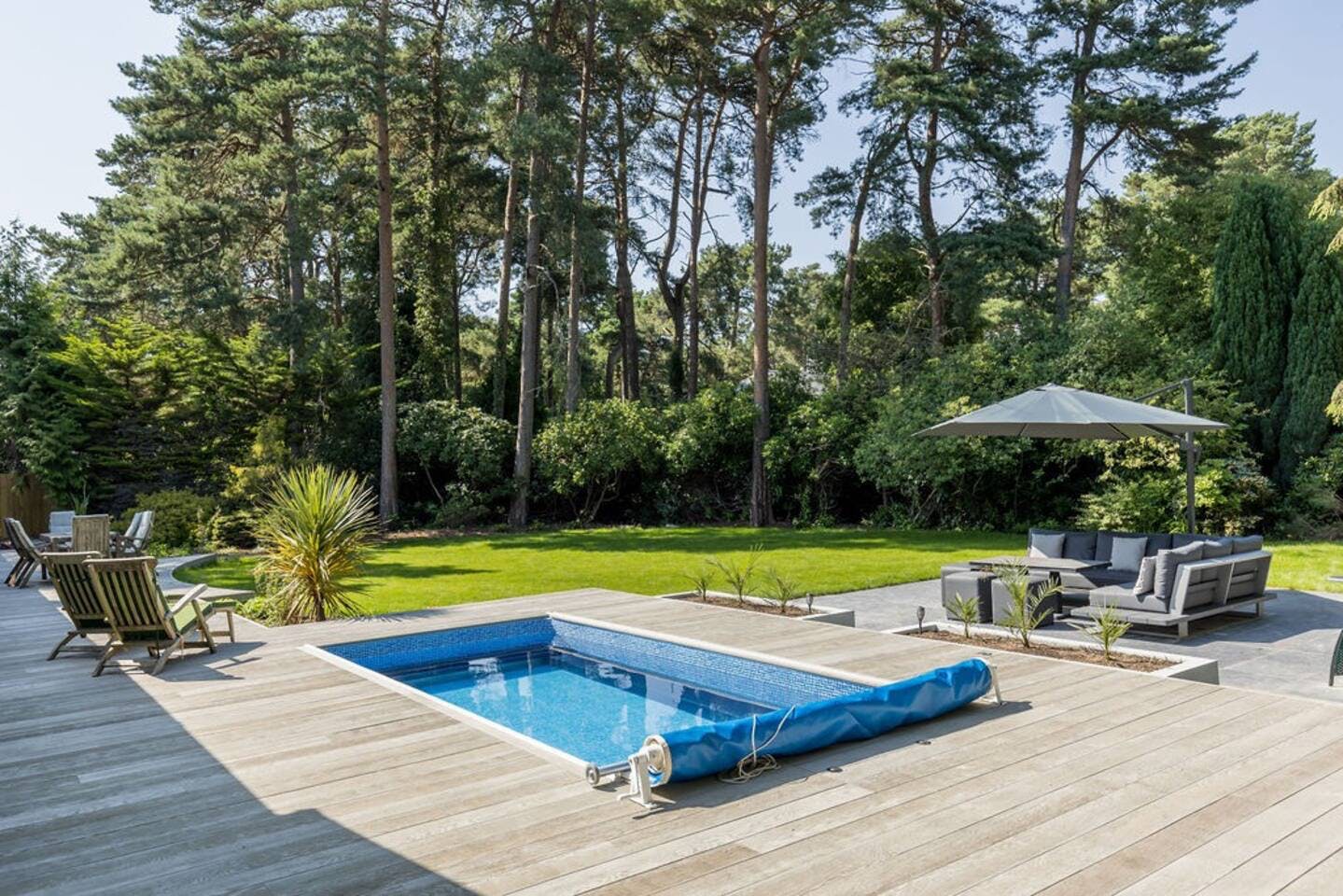 House Branksome Bournemouth: Spacious 5-Bedroom Apartment with Pool and Seaview, Bournemouth