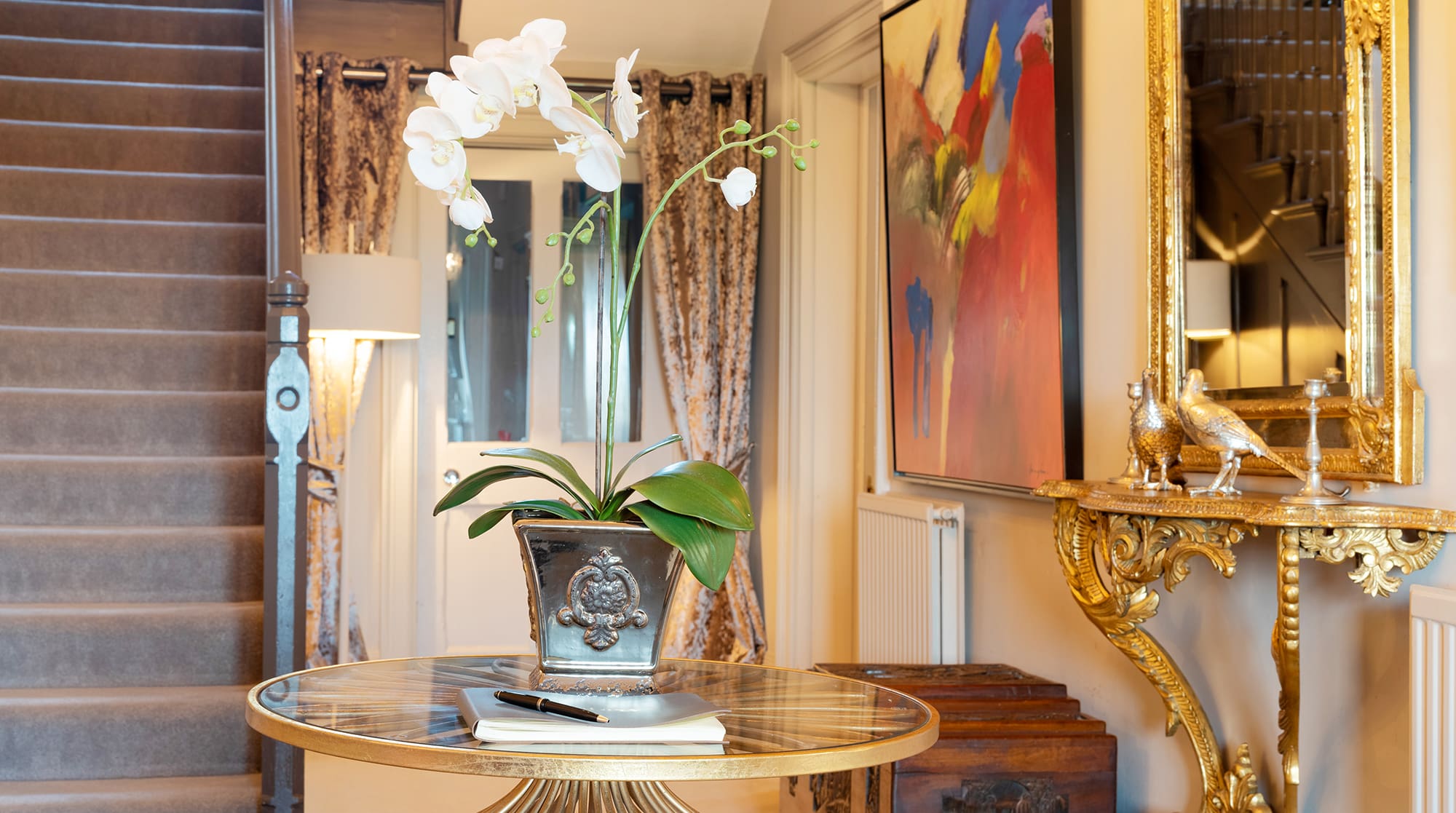 House Bray Windsor Windsor: Stunning 4-Bedroom Luxury House with Hot Tub, Windsor