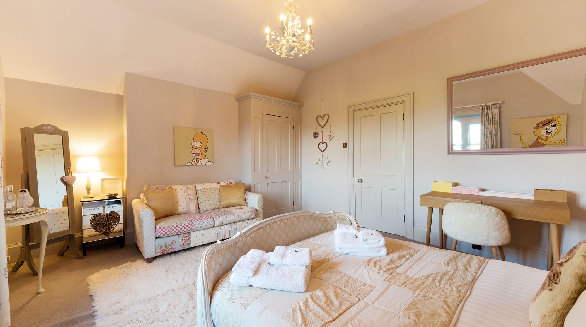 House Bray Windsor Windsor: Stunning 4-Bedroom Luxury House with Hot Tub, Windsor