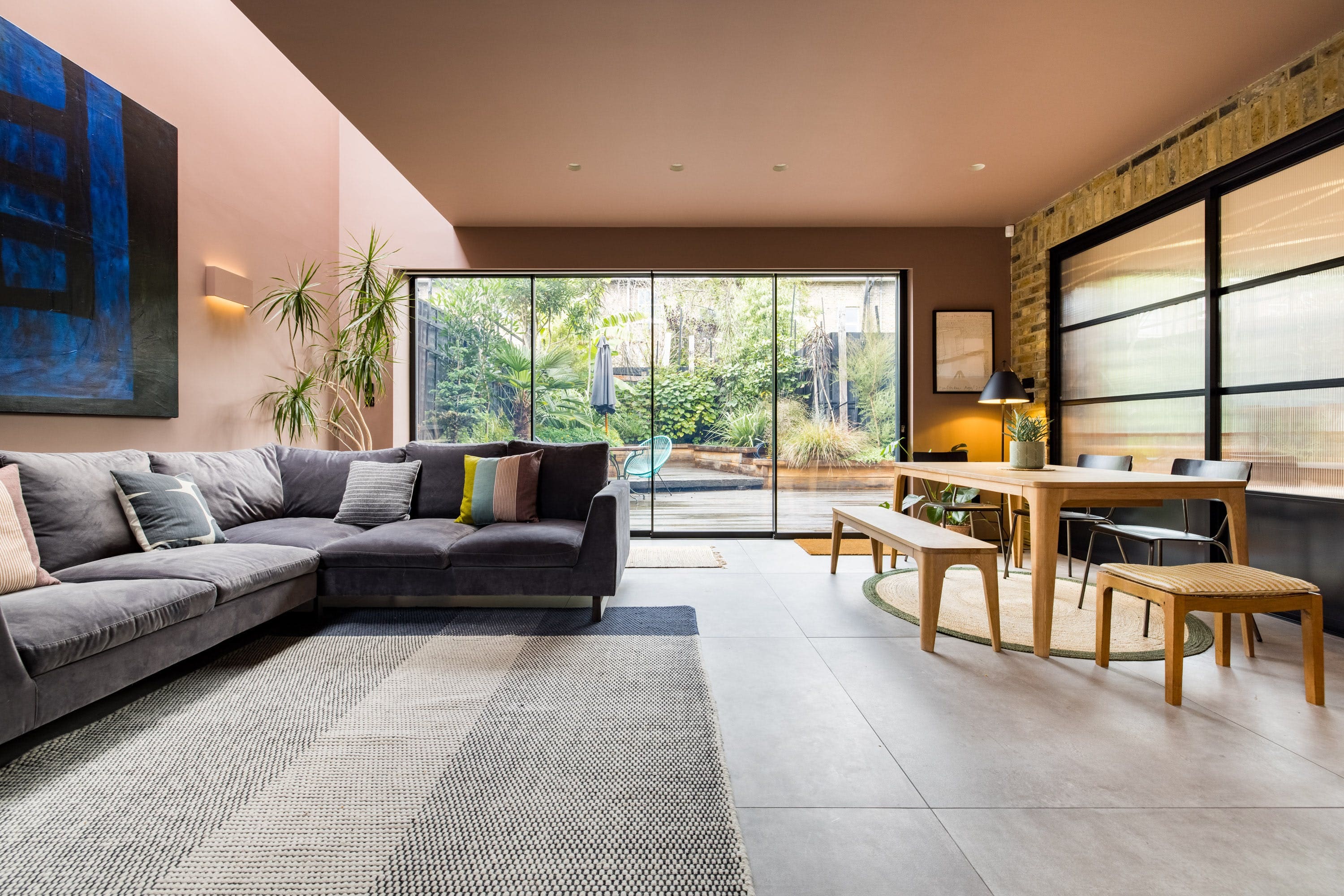 House Brockley Elm: Chic 3-Bedroom Family Apartment Rental in Brockley, London
