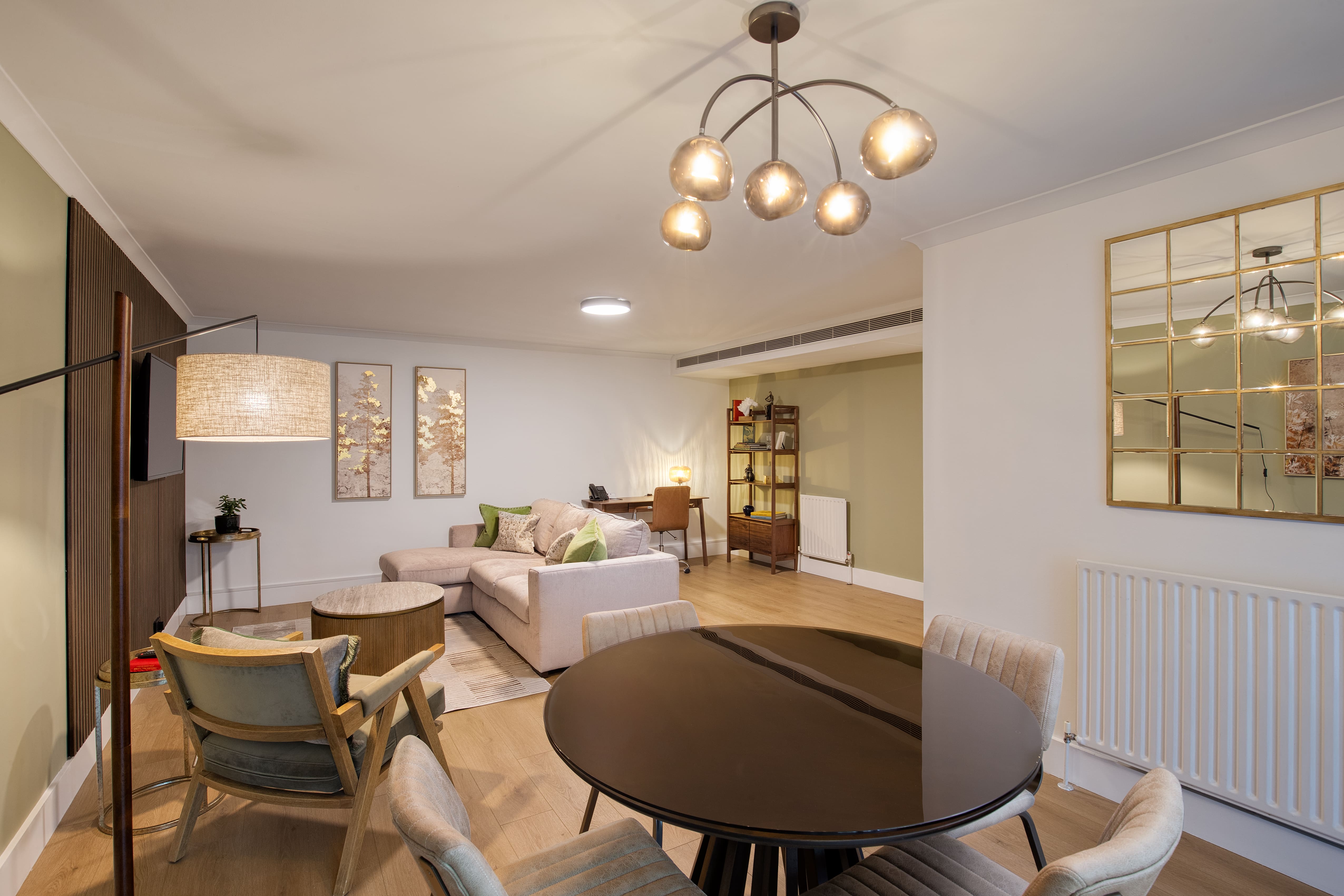 House Brompton Kensington Kensington 2: Chic 1-Bedroom Apartment with Balcony and Garden Access, Kensington