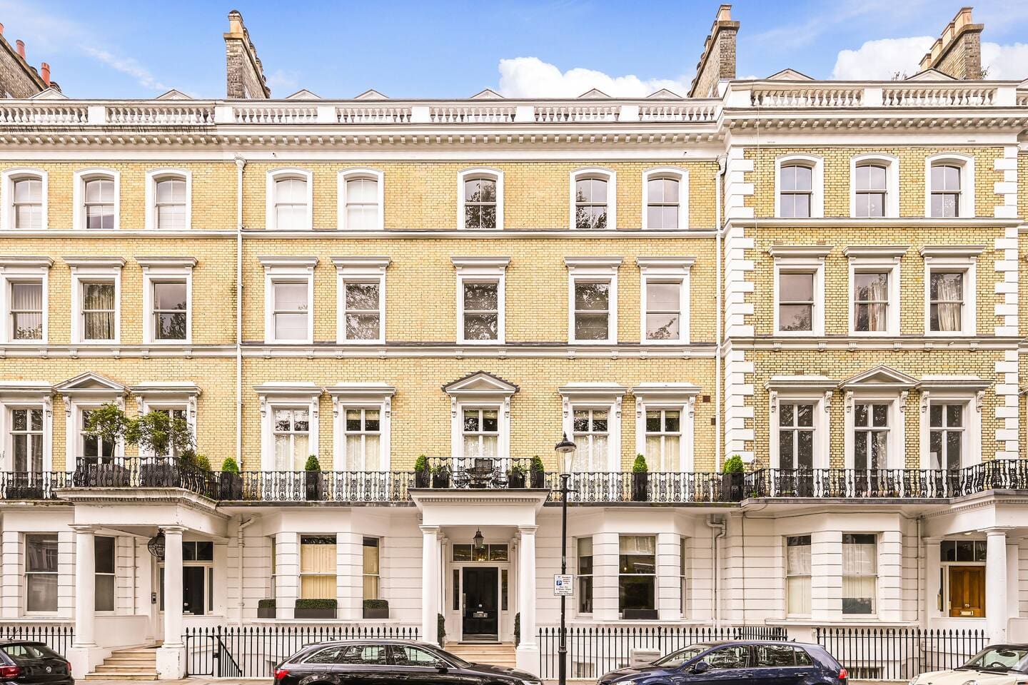 House Brompton Kensington South Kensington 17: Luxury 2-Bedroom Apartment with Chic Interiors, South Kensington
