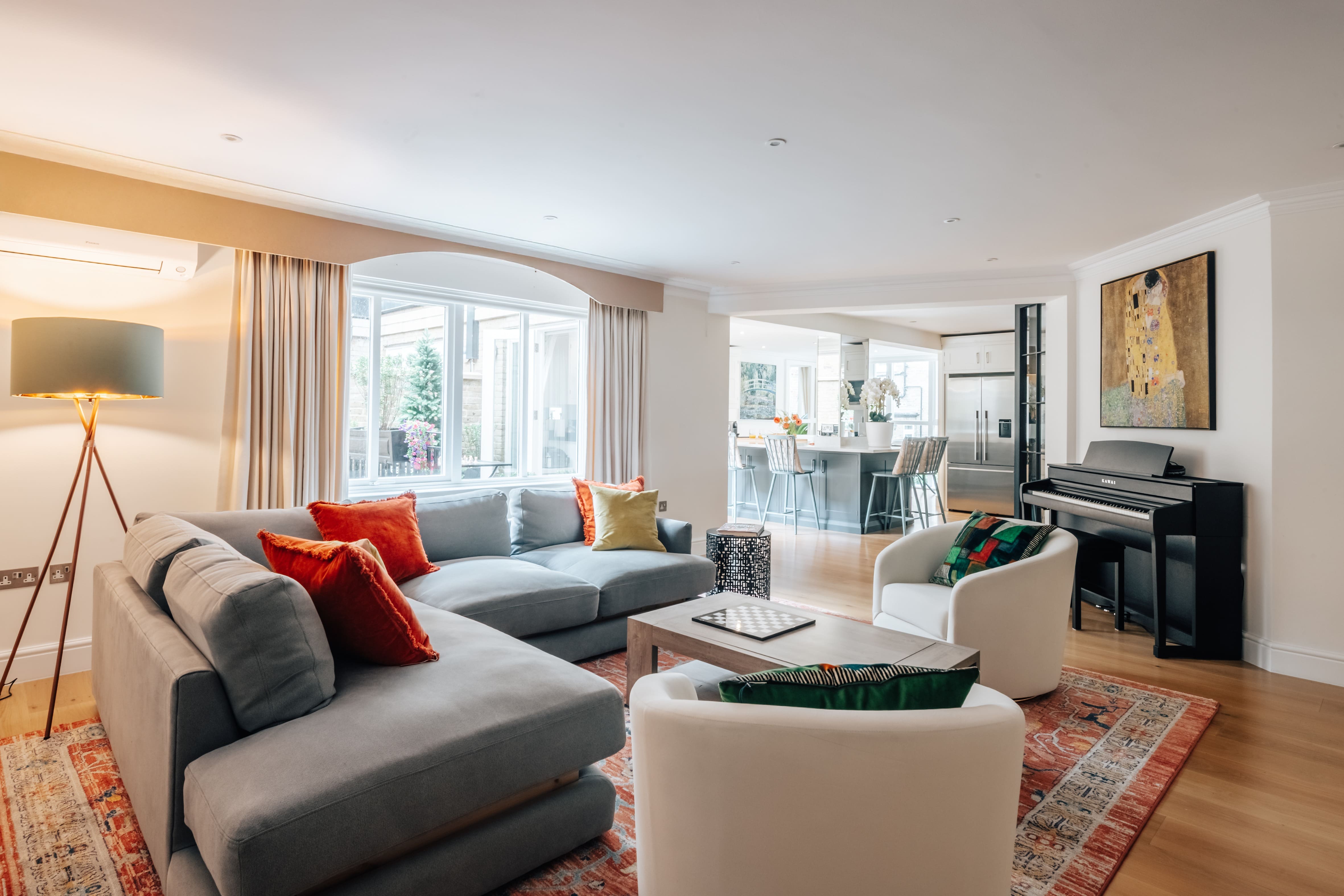 House Brompton Kensington South Kensington 23: Luxury 4-Bedroom House with Rooftop Terrace, South Kensington