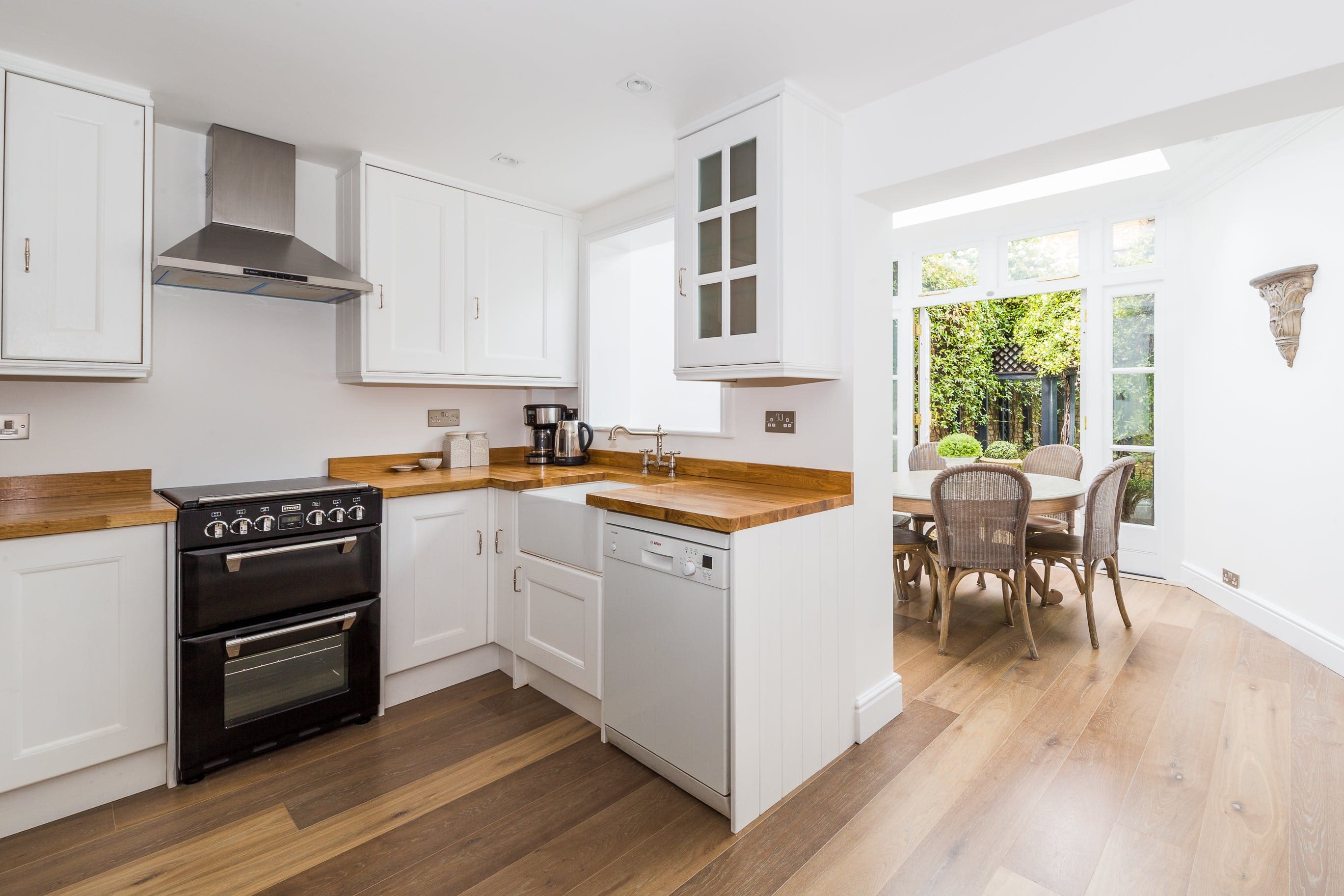 House Brompton Kensington South Kensington 3: Elegant 3-Bedroom Townhouse with Private Patio, South Kensington