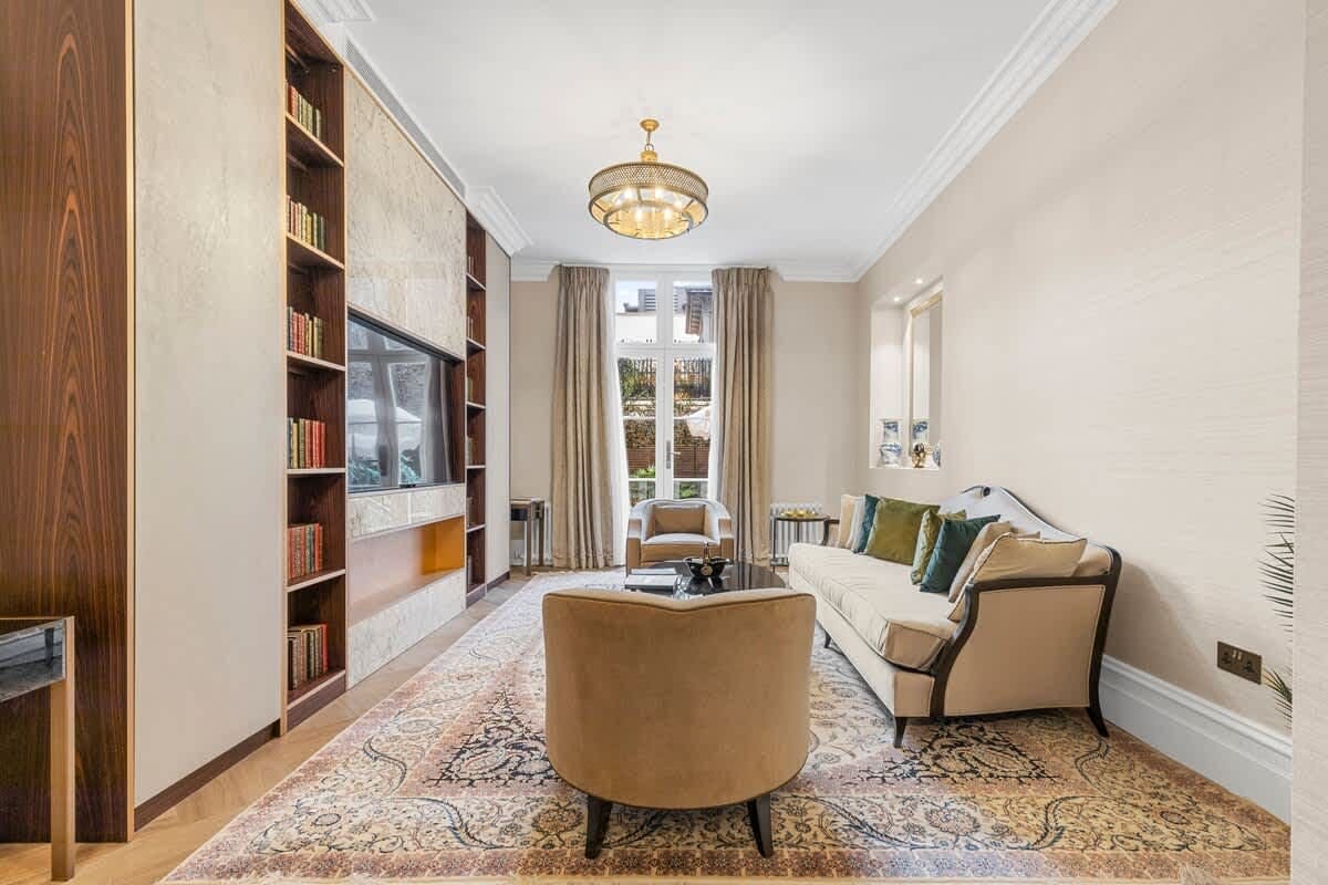 House Brompton Kensington South Kensington: Splendid 5-Bedroom Luxury House with Elegant Interiors, South Kensington
