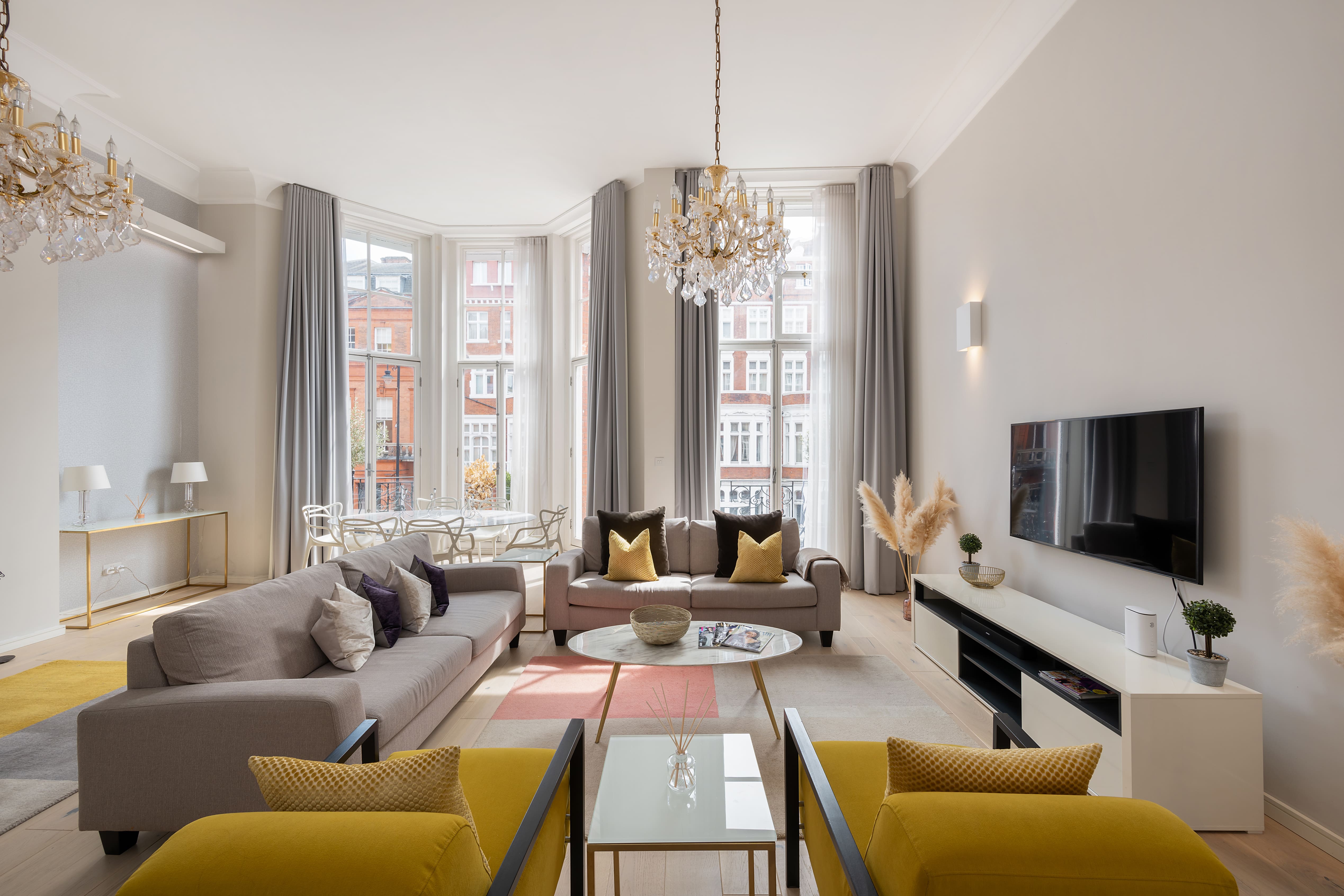 House Brompton Knightsbridge Knightsbridge 8: Elegant 2-Bedroom Apartment with Balcony, Knightsbridge