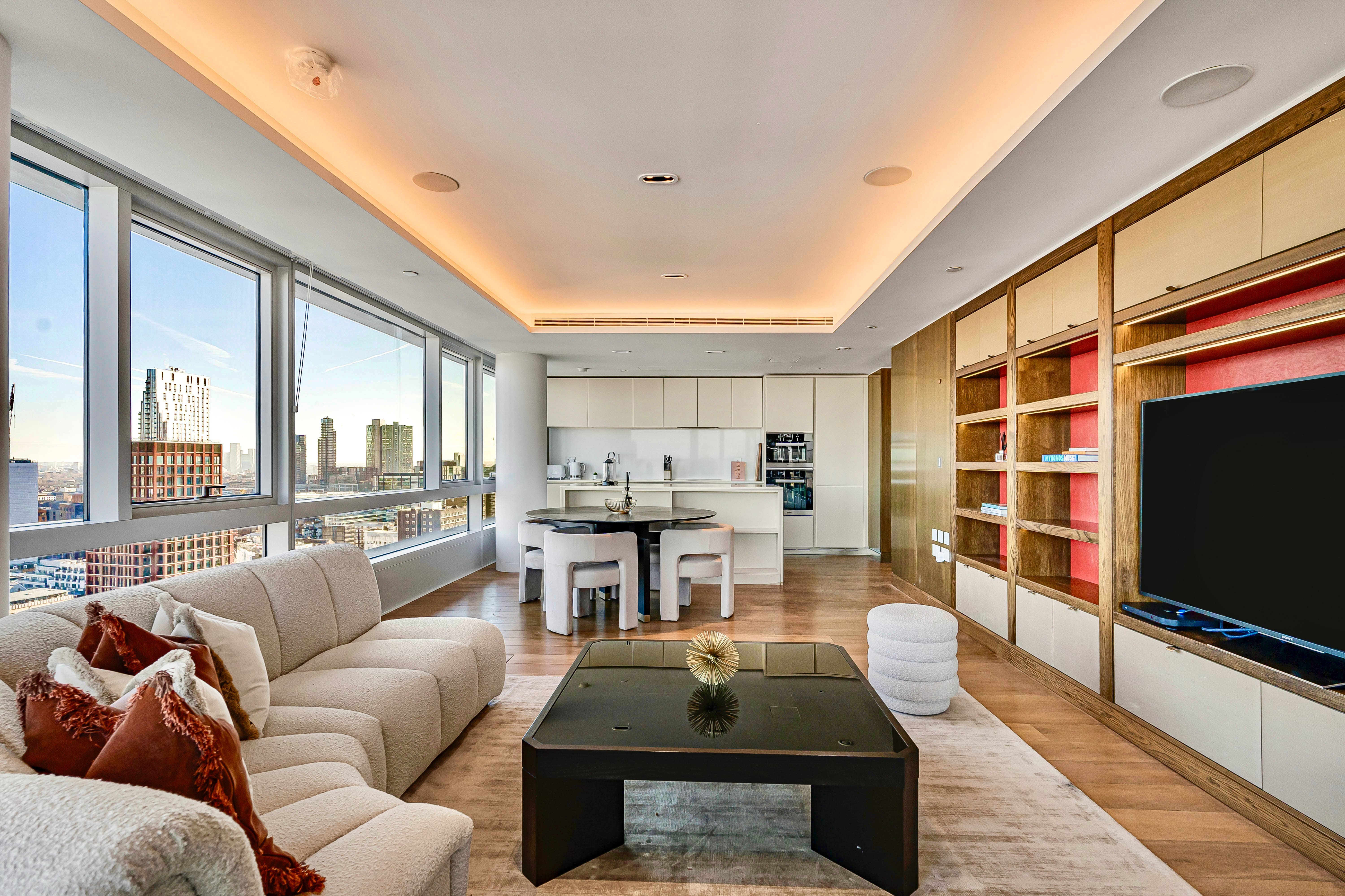 House Bunhill StLukes: Luxury 3-Bedroom Apartment with Pool and Gym, St. Luke’s, London