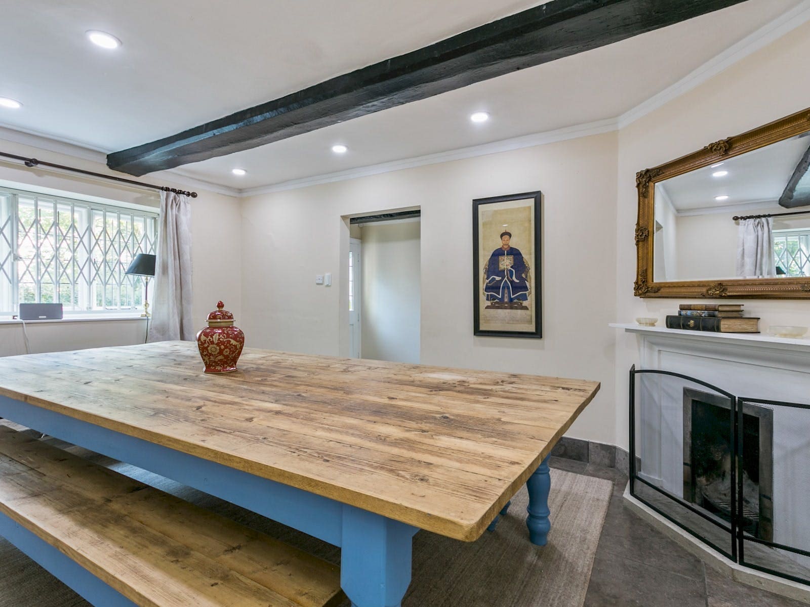 House Burham Windsor: Spacious 5-Bedroom Family-Friendly Apartment Rental Windsor with Garden