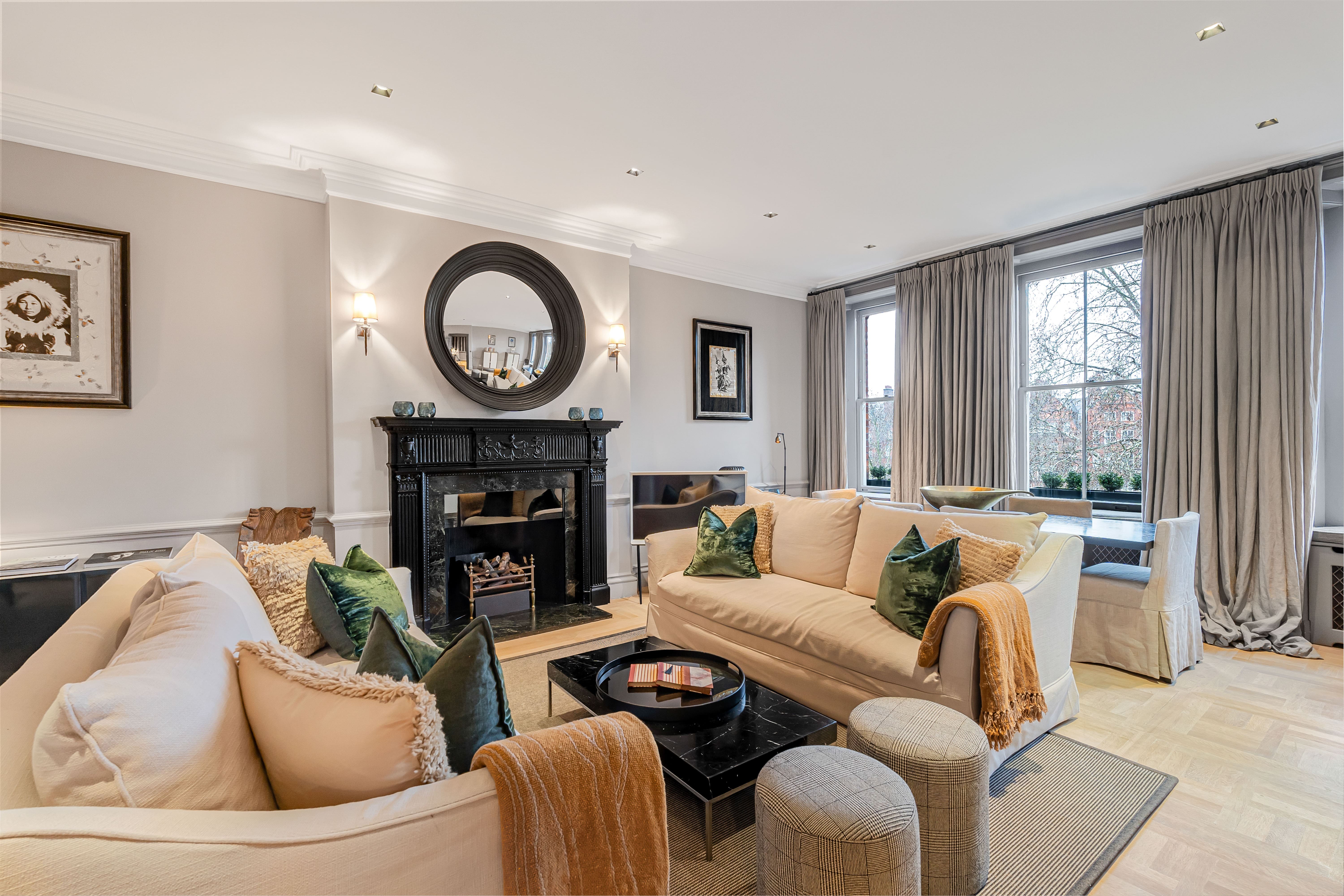 House Cadogan Chelsea Chelsea 2: Elegant 2-Bedroom Luxury Apartment with Private Lift, Chelsea