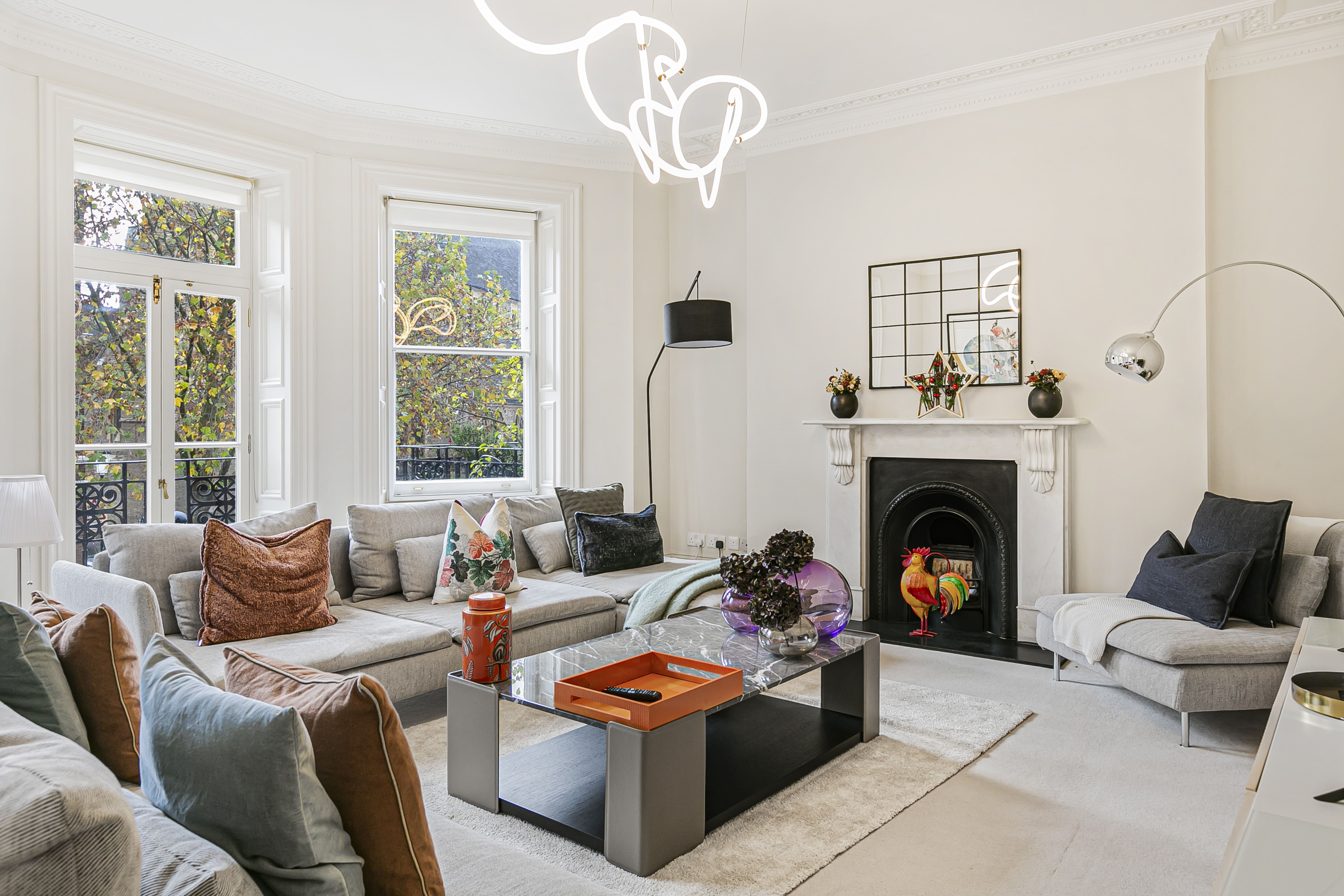 House Cadogan Knightsbridge Knightsbridge: Spacious 4-Bedroom Luxury Apartment, Perfect for Families, Knightsbridge
