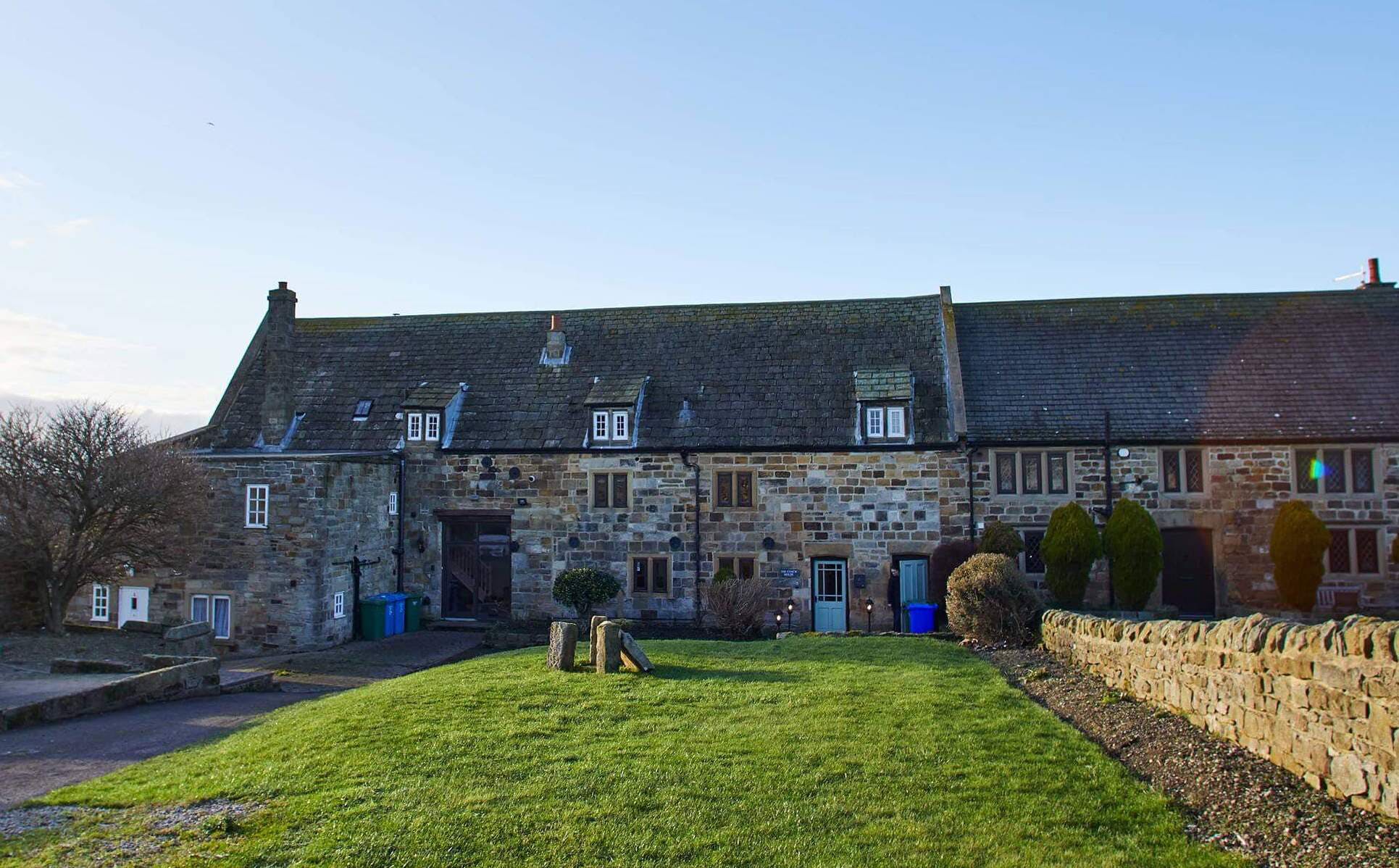 House Caedmon Whitby Whitby: Charming 5-Bedroom Holiday Cottage with Seaviews in Whitby, North Yorkshire