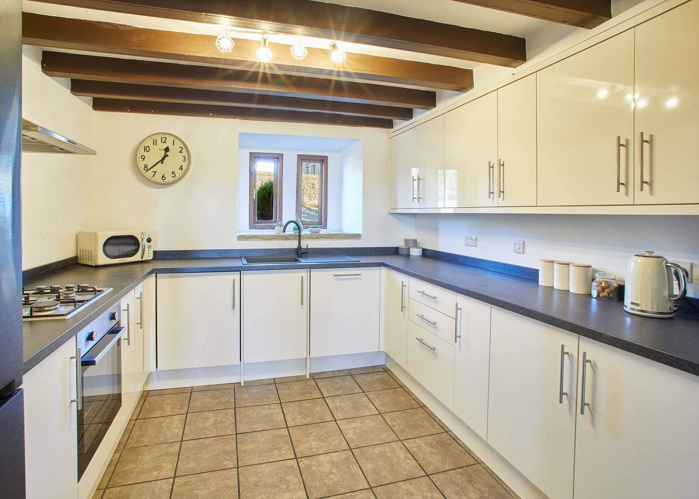 House Caedmon Whitby Whitby: Charming 5-Bedroom Holiday Cottage with Seaviews in Whitby, North Yorkshire